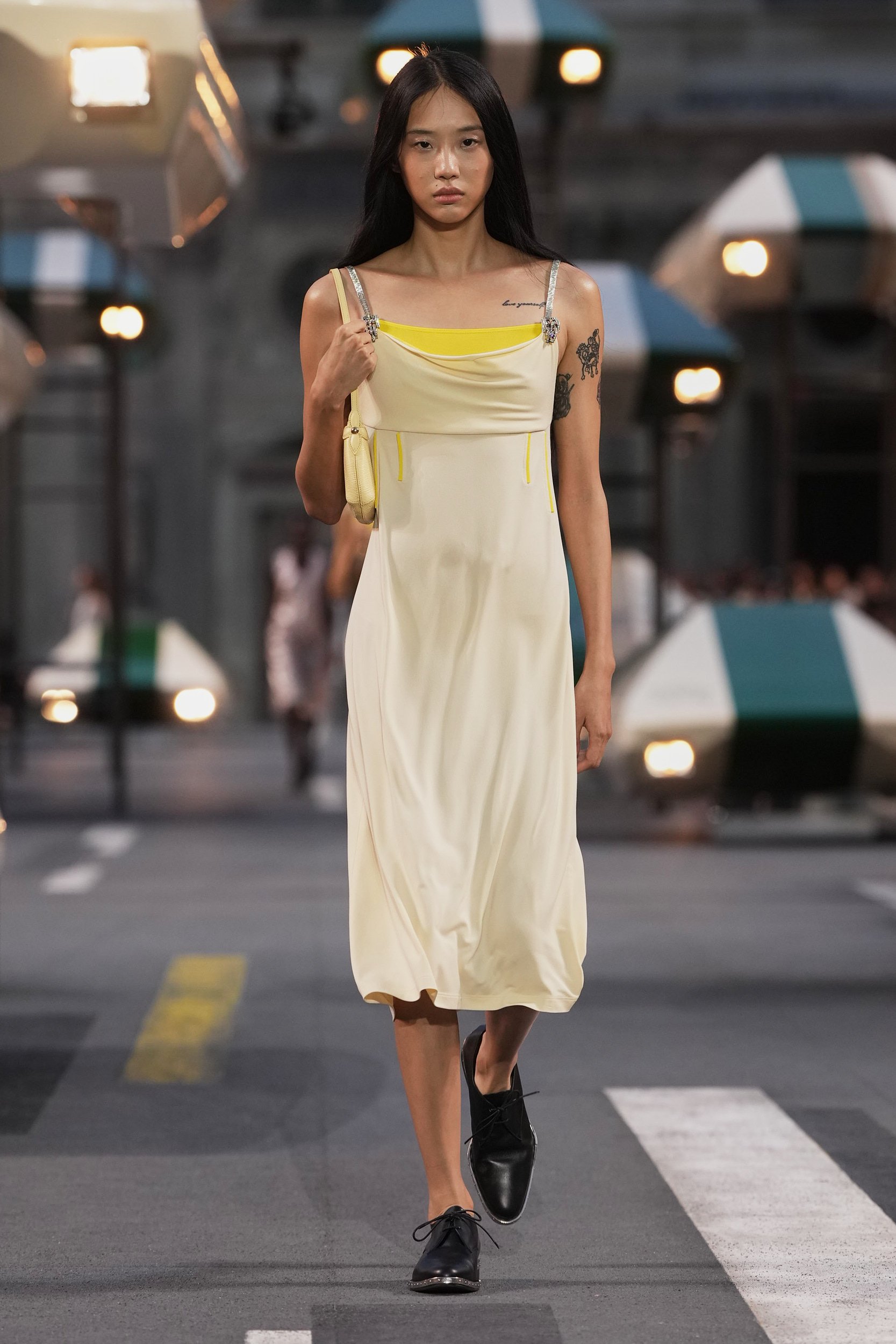 2027年春夏コレクション_LOUIS VUITTON(ルイ・ヴィトン)_モデル_5