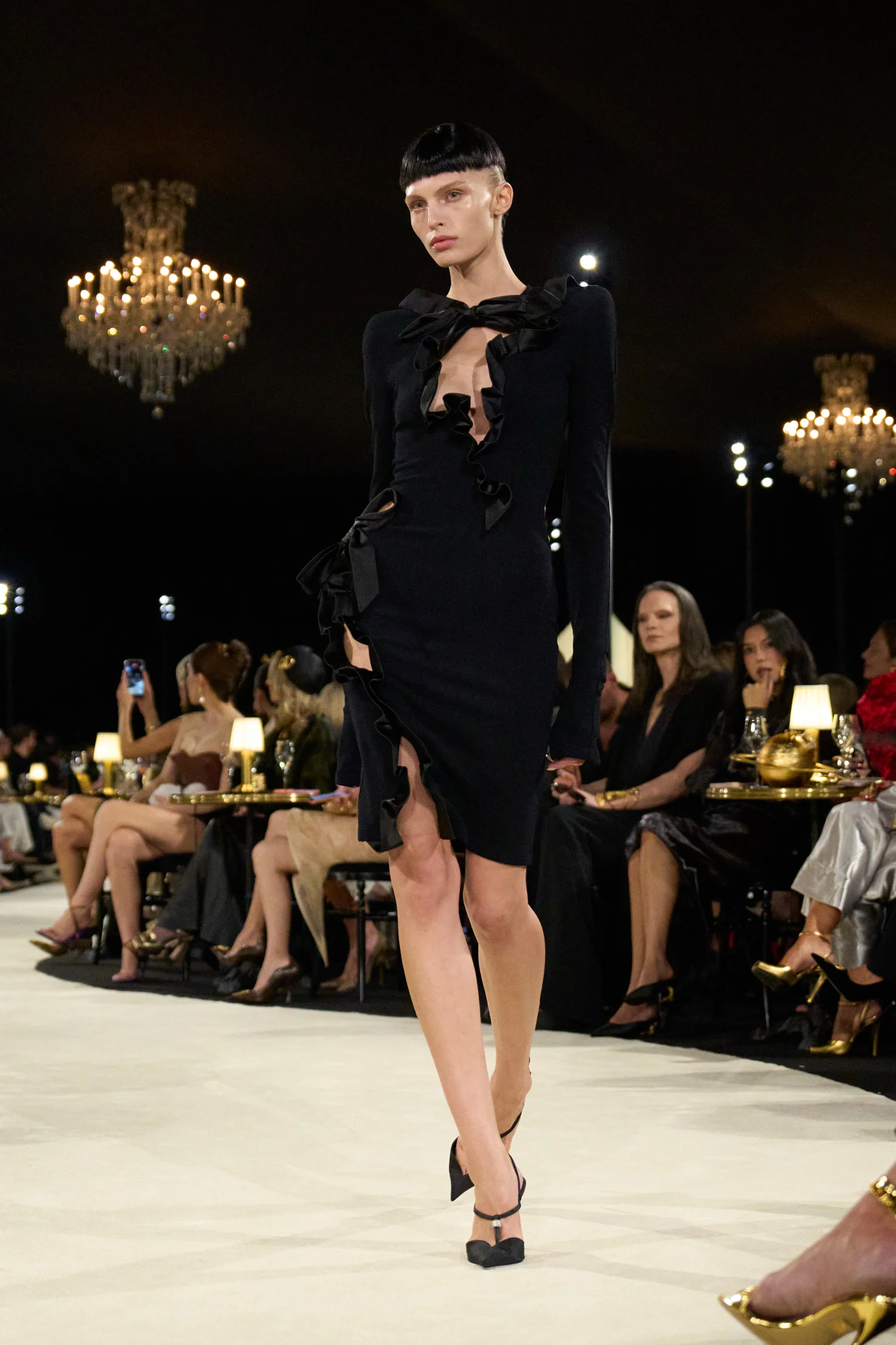 2027年春夏コレクション_SCHIAPARELLI(スキャパレリ)_モデル_3