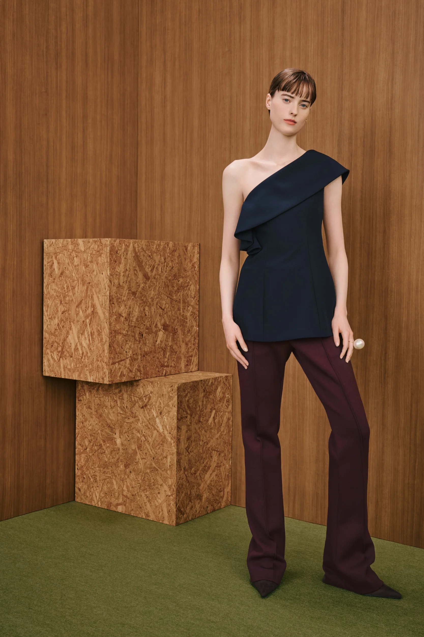 2026-27年秋冬コレクション_ADEAM(アディアム)_モデル_22