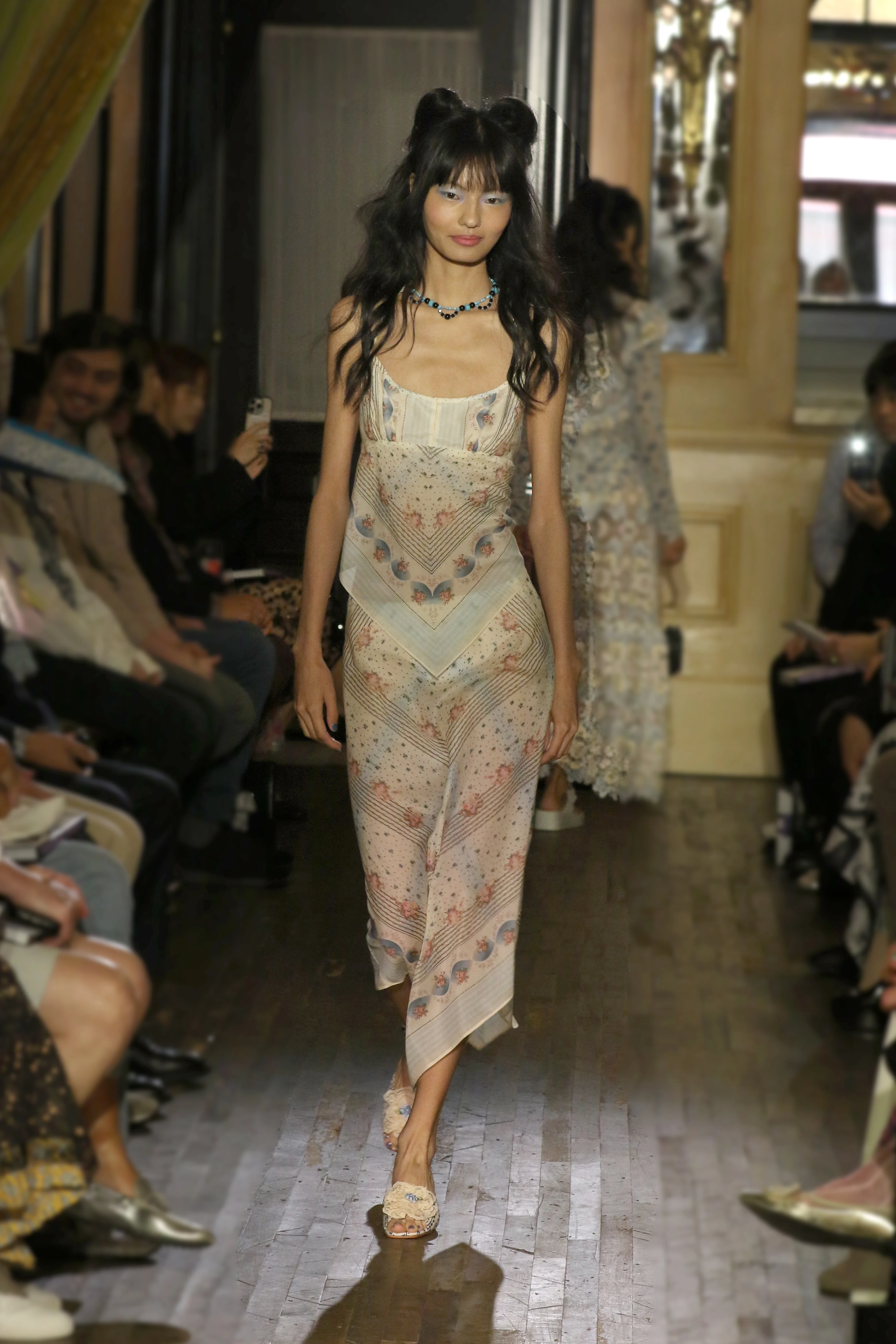 2026年春夏コレクション_ANNA SUI(アナ スイ)_モデル_27