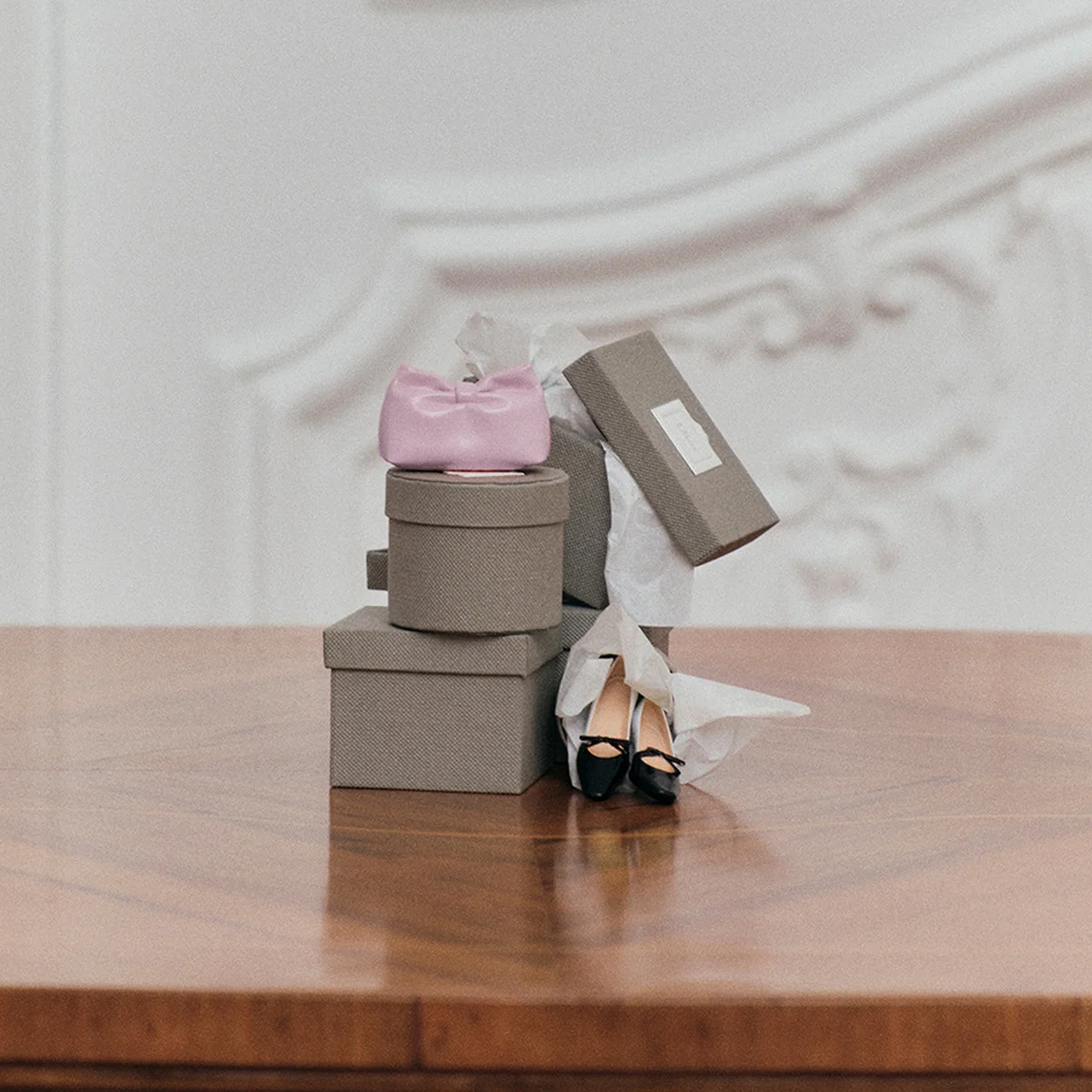 【ディオール】がジョナサン・アンダーソン初コレクションのポップアップを伊勢丹新宿店で開催。限定バッグも登場！