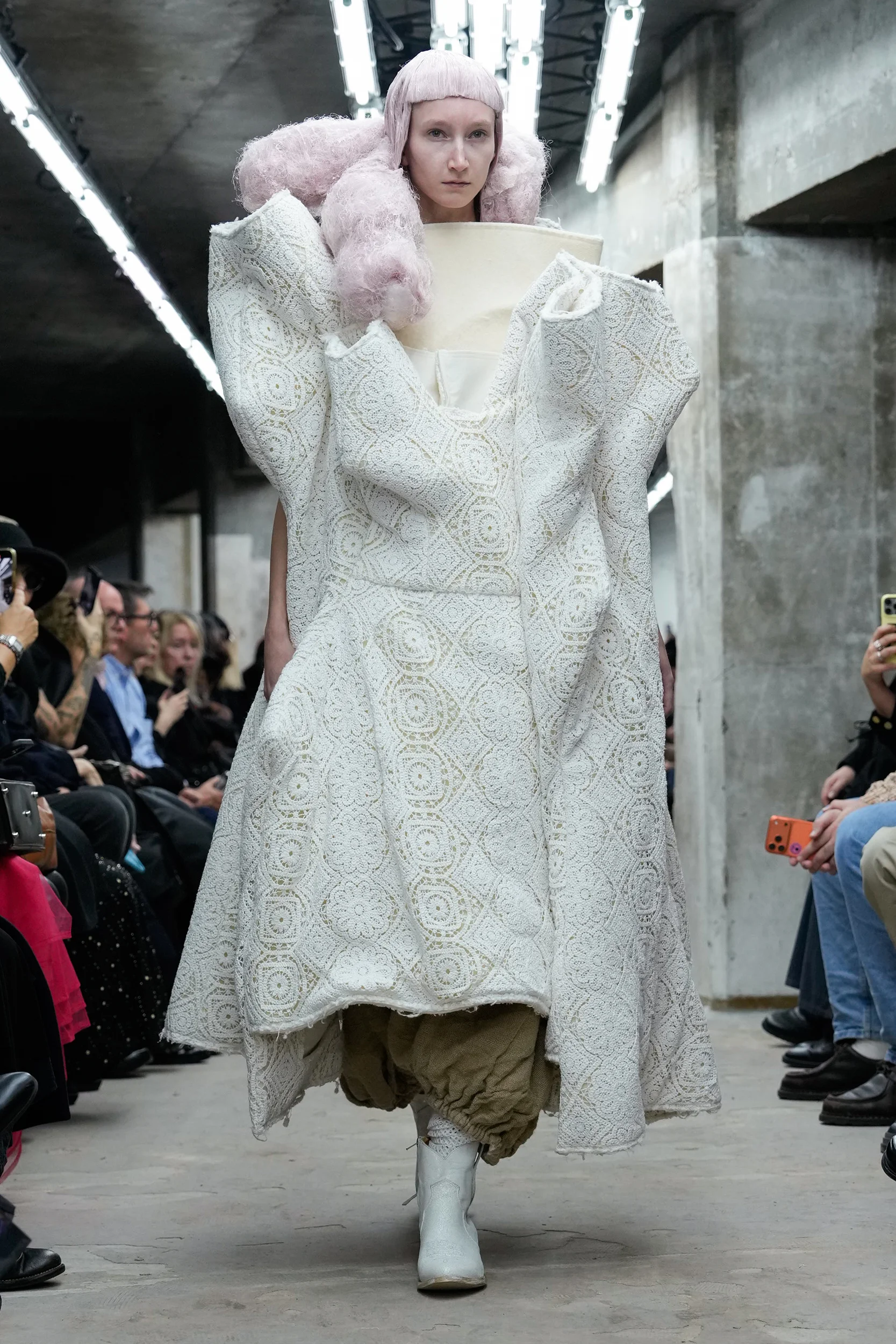 2026年春夏コレクション_COMME DES GARÇONS(コム デ ギャルソン)_モデル_9