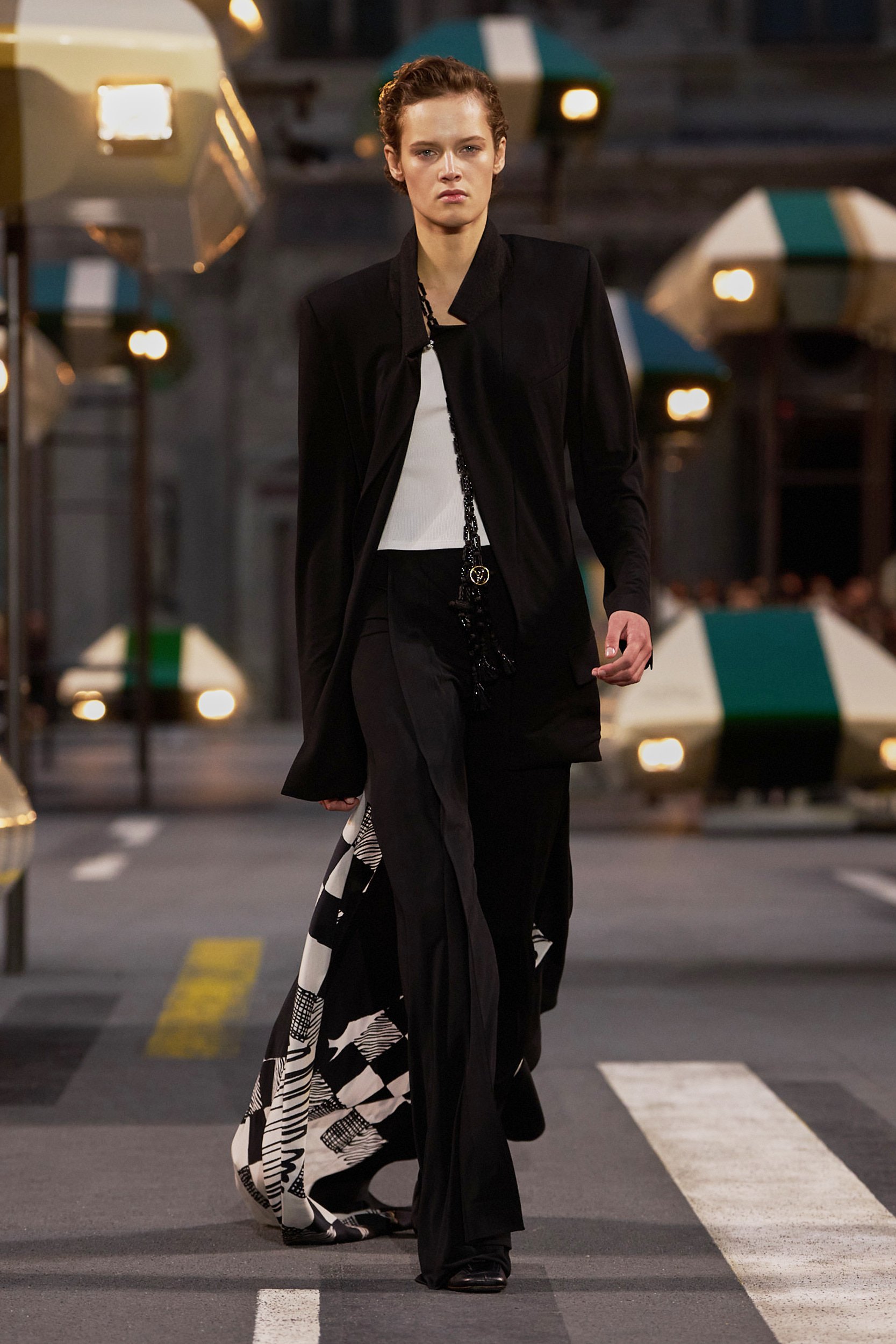 2027年春夏コレクション_LOUIS VUITTON(ルイ・ヴィトン)_モデル_48