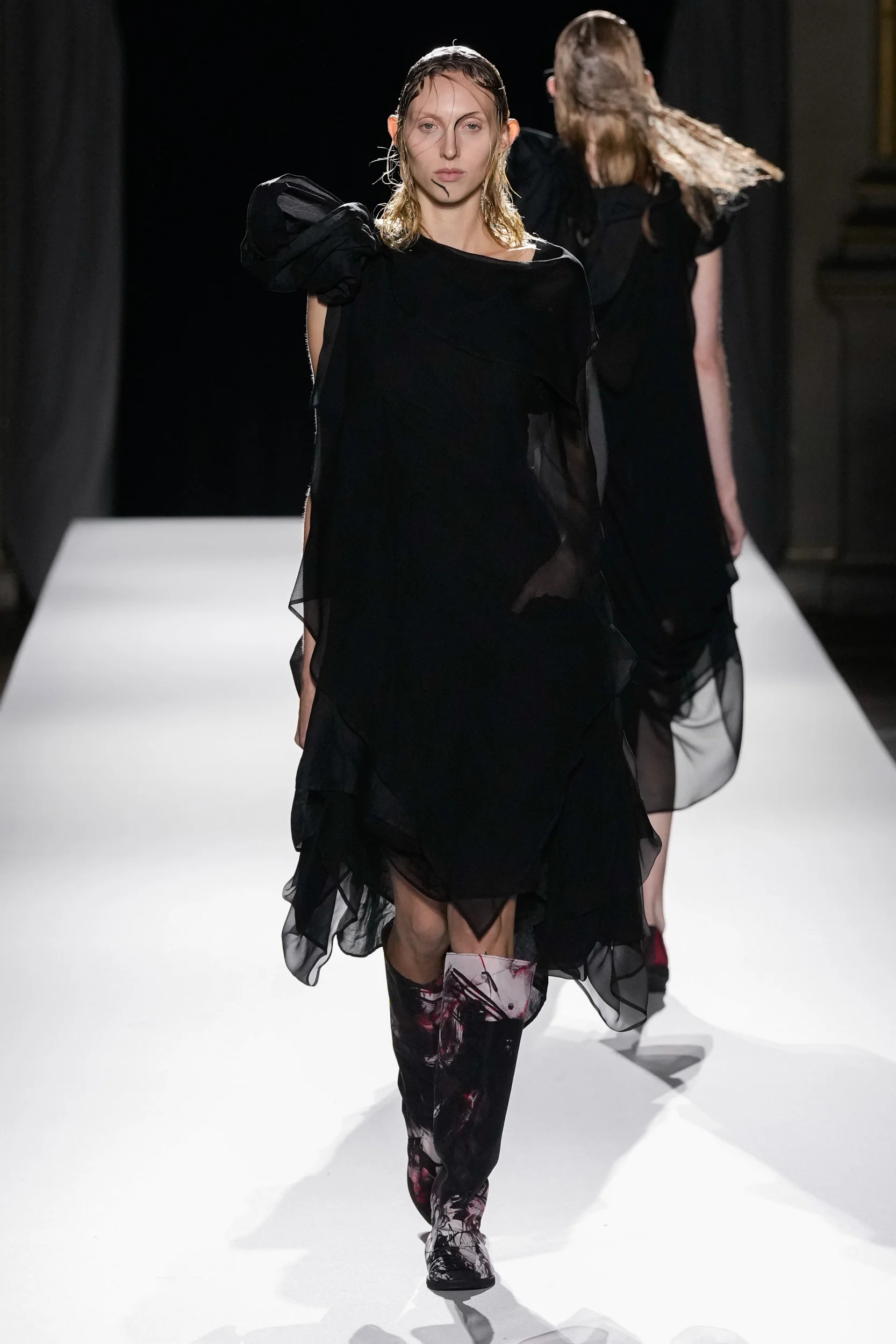 2026年春夏コレクション_YOHJI YAMAMOTO(ヨウジヤマモト)_モデル_26