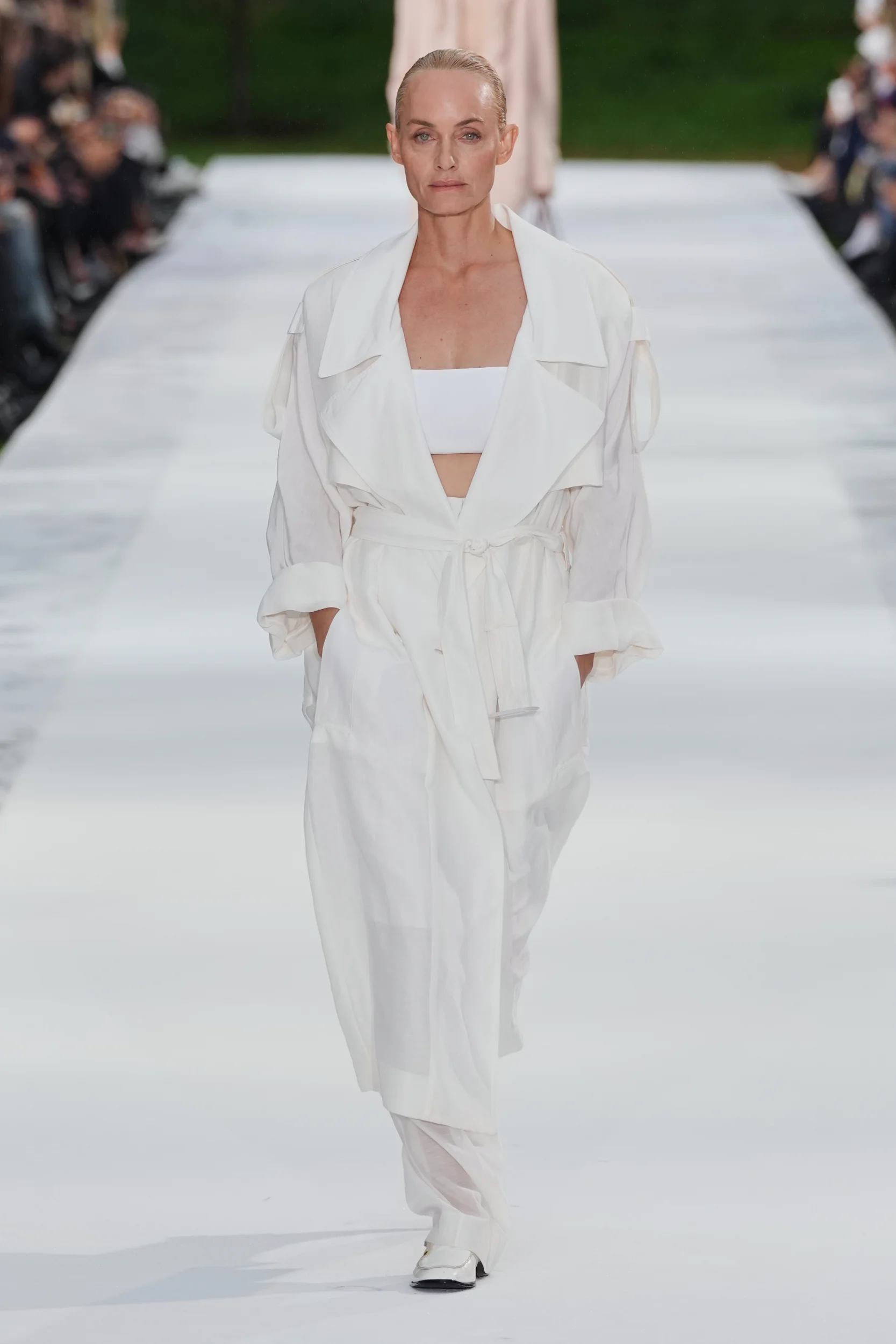 2027年春夏コレクション_STELLA MCCARTNEY(ステラ マッカートニー)_モデル_7
