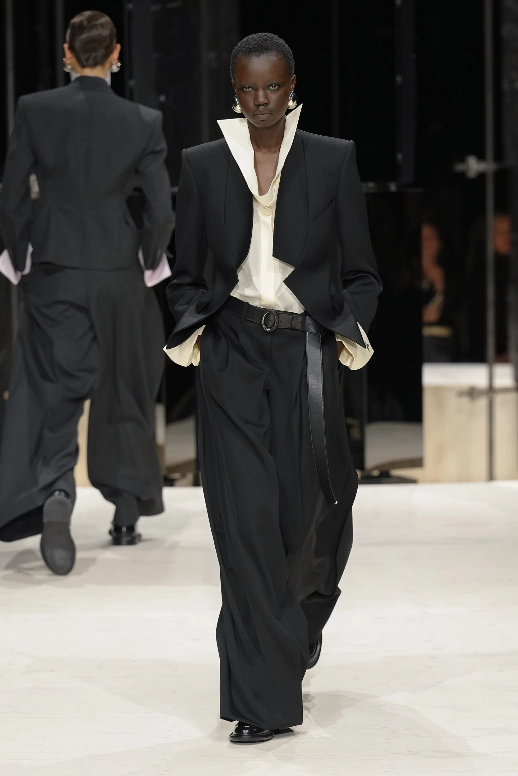 2026-27年秋冬コレクション_GIVENCHY(ジバンシィ)_モデル_1