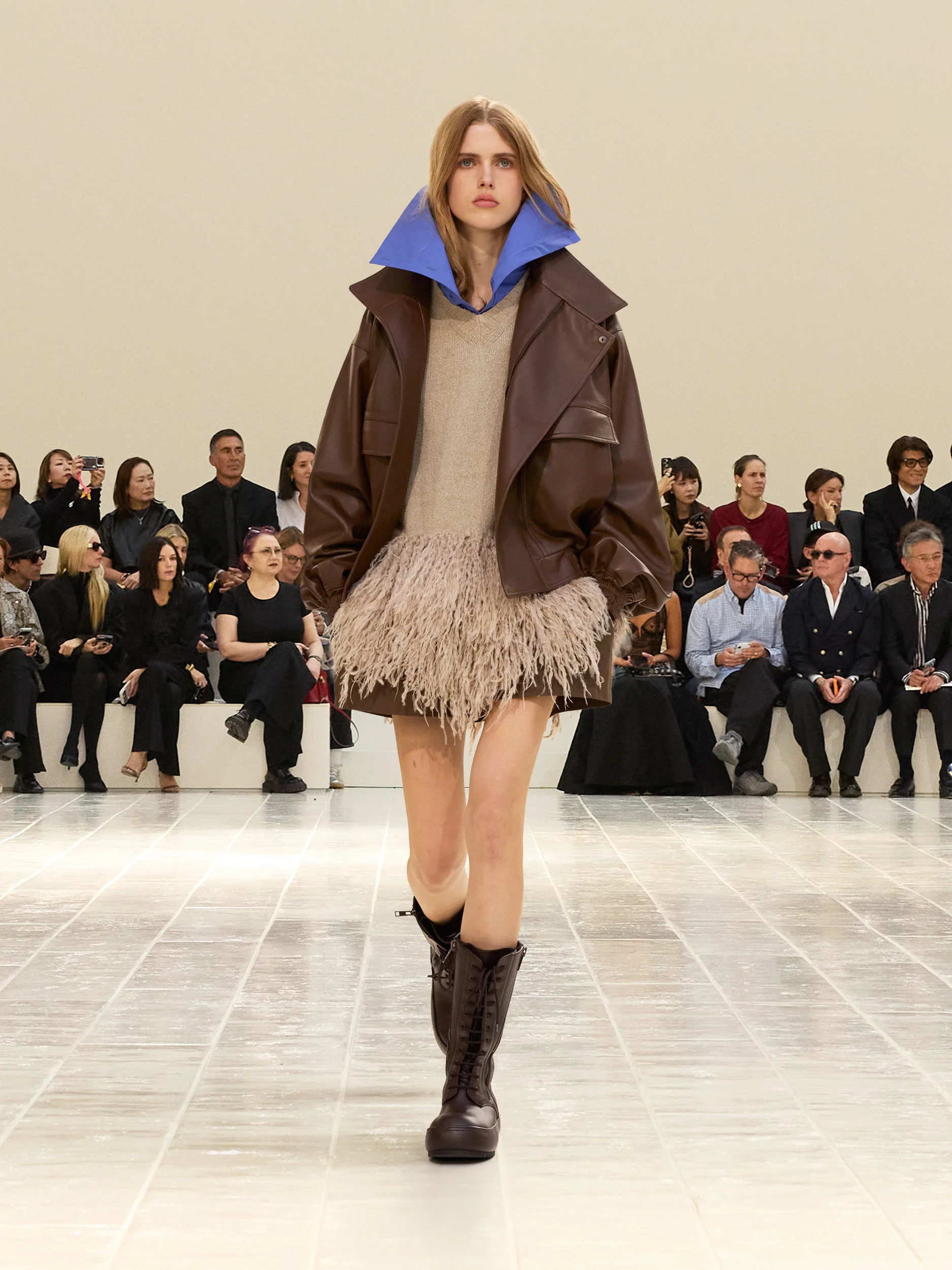 2027年春夏コレクション_BALENCIAGA(バレンシアガ)_モデル_38