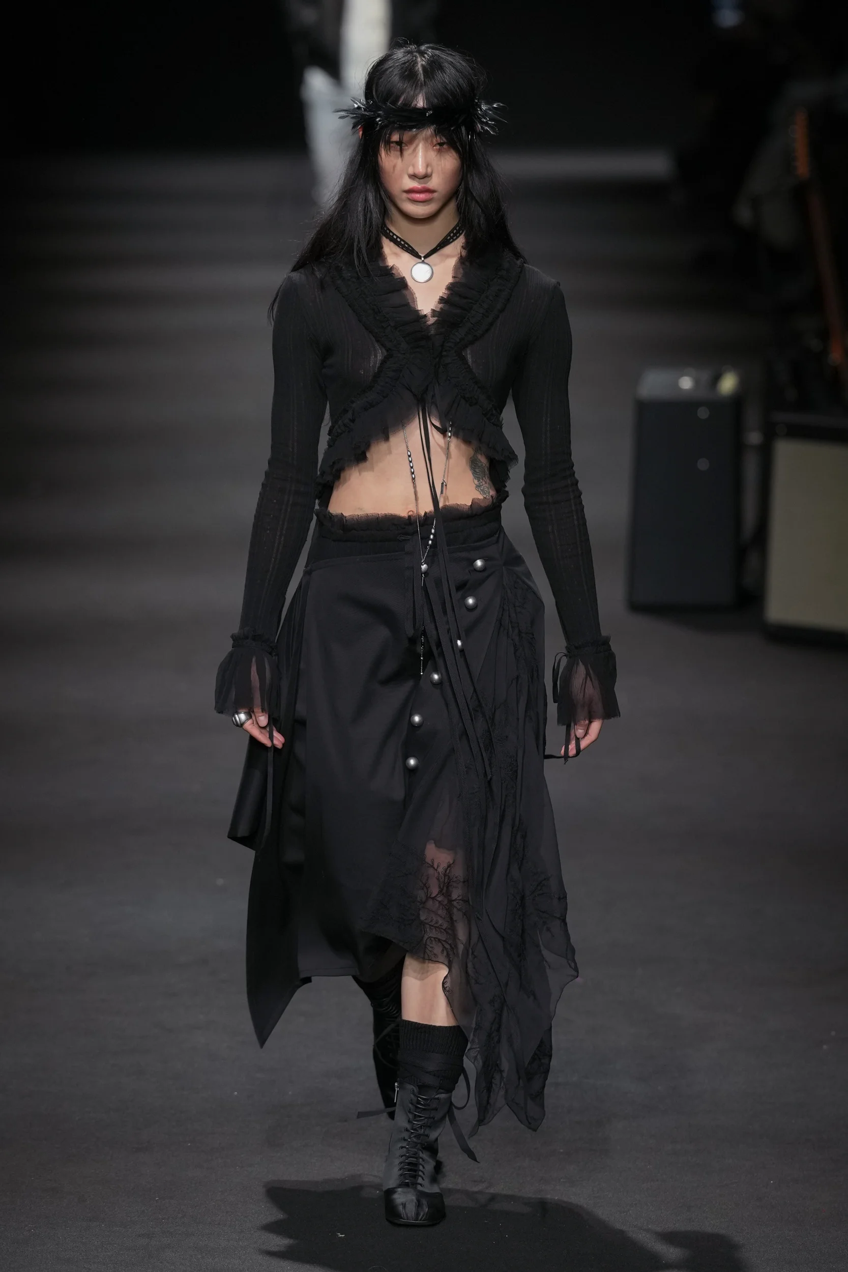 2026年春夏コレクション_ANN DEMEULEMEESTER(アン ドゥムルメステール)_モデル_25