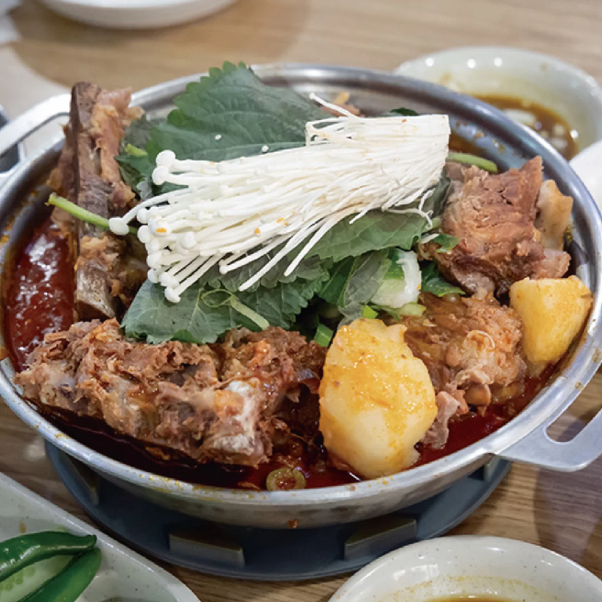 優しく体に染みわたる鍋 & スープ料理