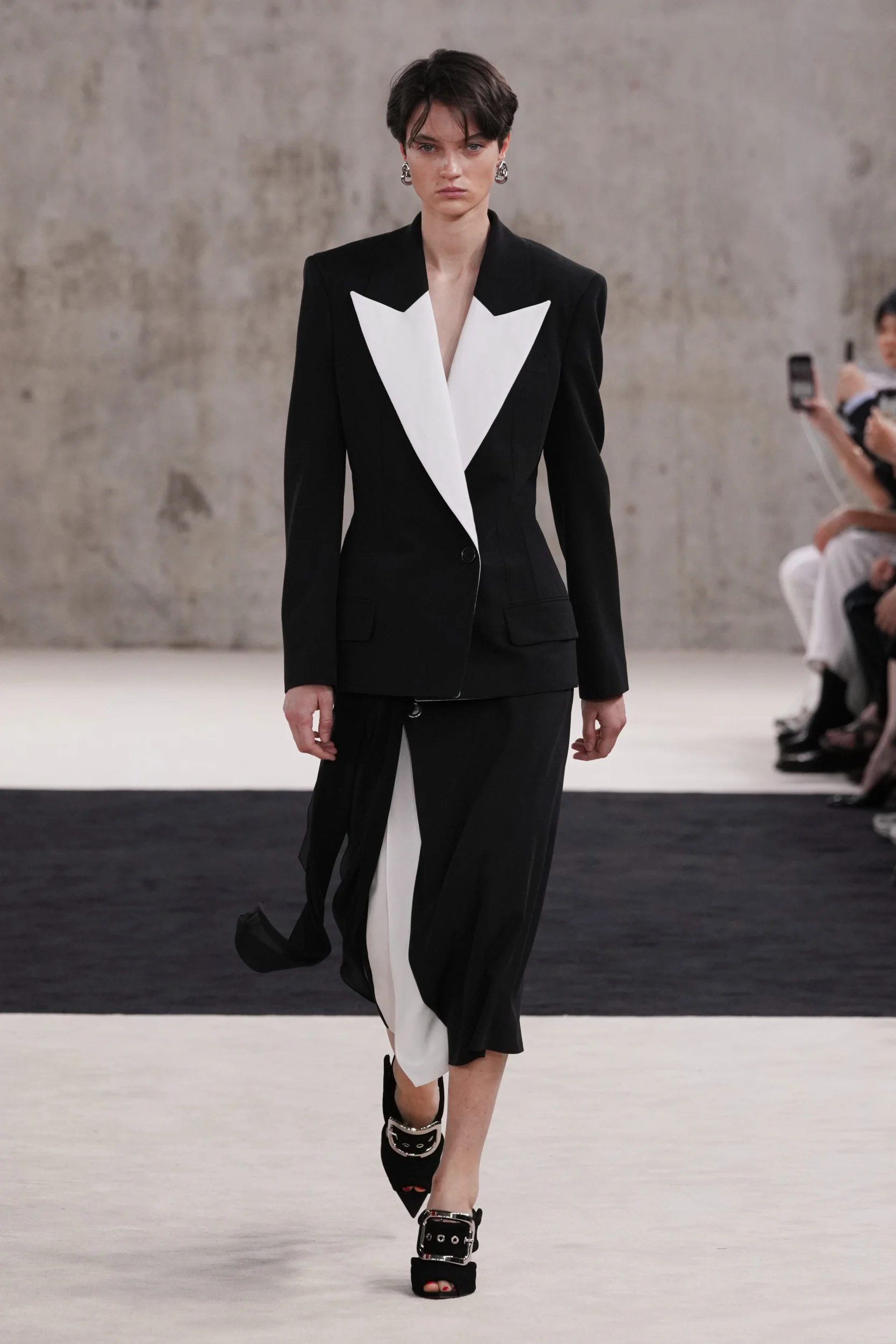 2027年春夏コレクション_LANVIN(ランバン)_モデル_24
