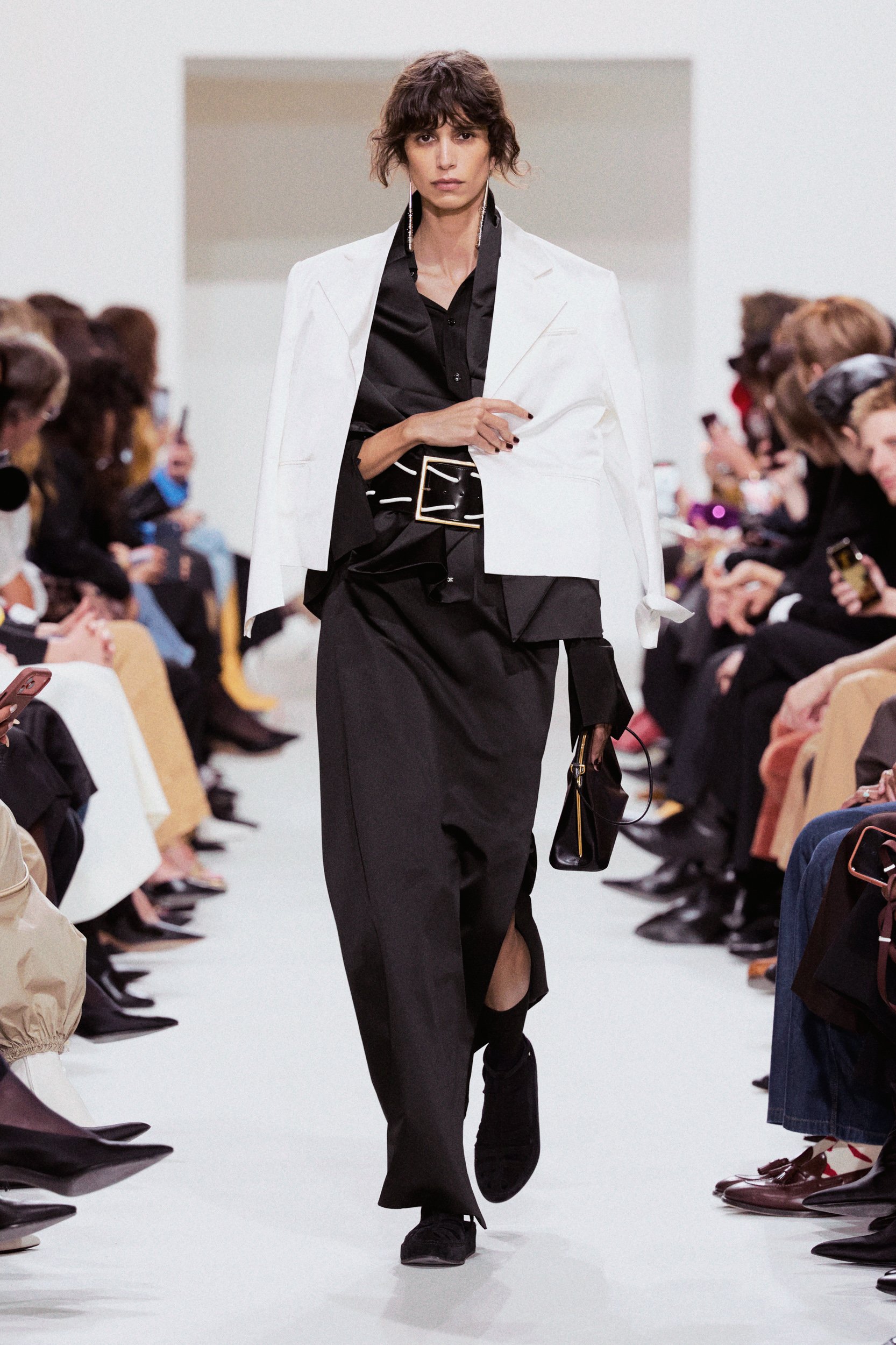 2027年春夏コレクション_CELINE(セリーヌ)_モデル_56