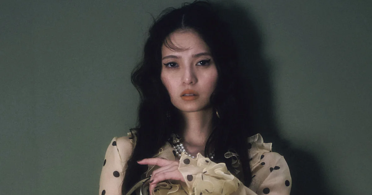 齋藤飛鳥さんが、映画のヒロインのように。魅惑的な