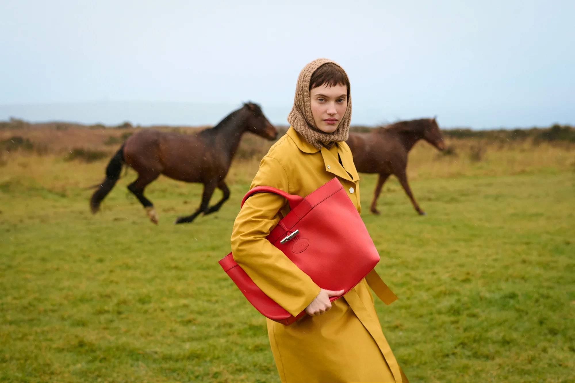 LONGCHAMP パリと英国のムードが融合 「ル ロゾ」と新しい季節への画像4
