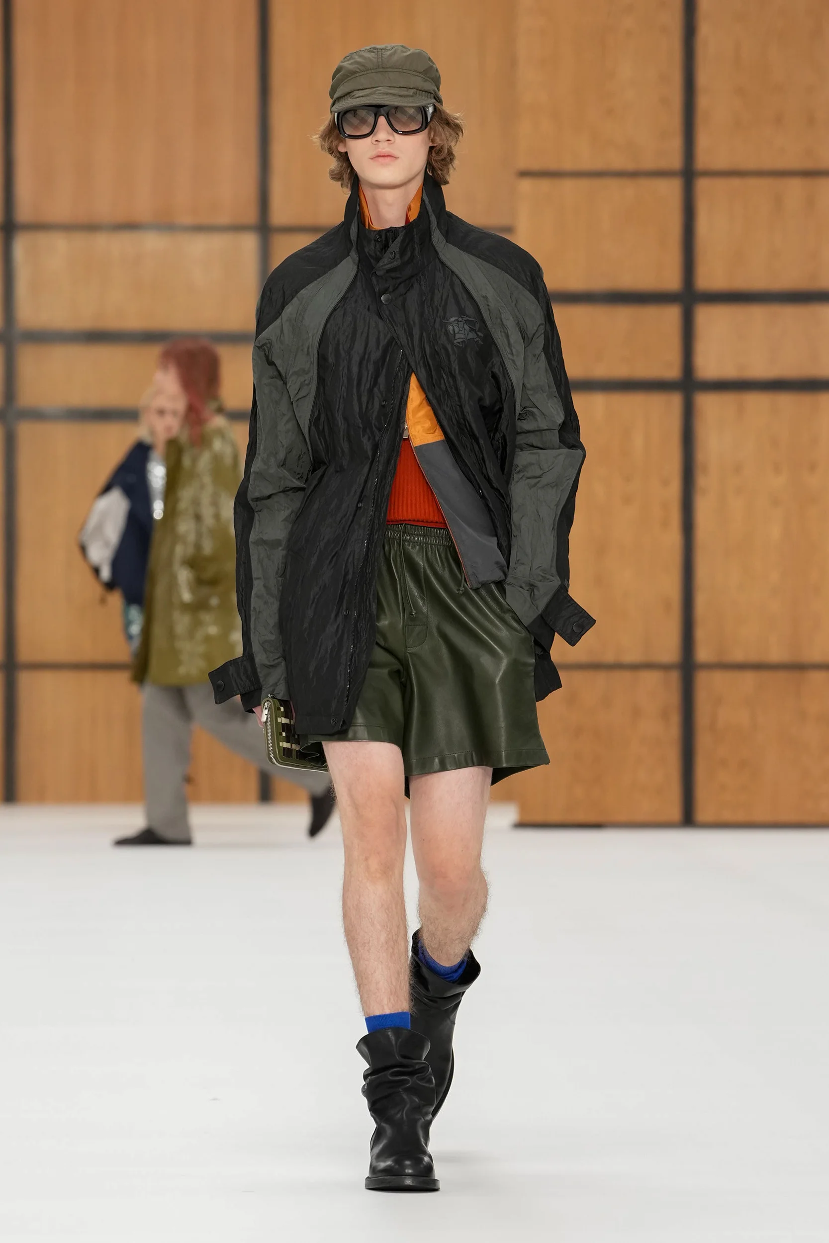 2027年春夏コレクション_BURBERRY(バーバリー)_モデル_24