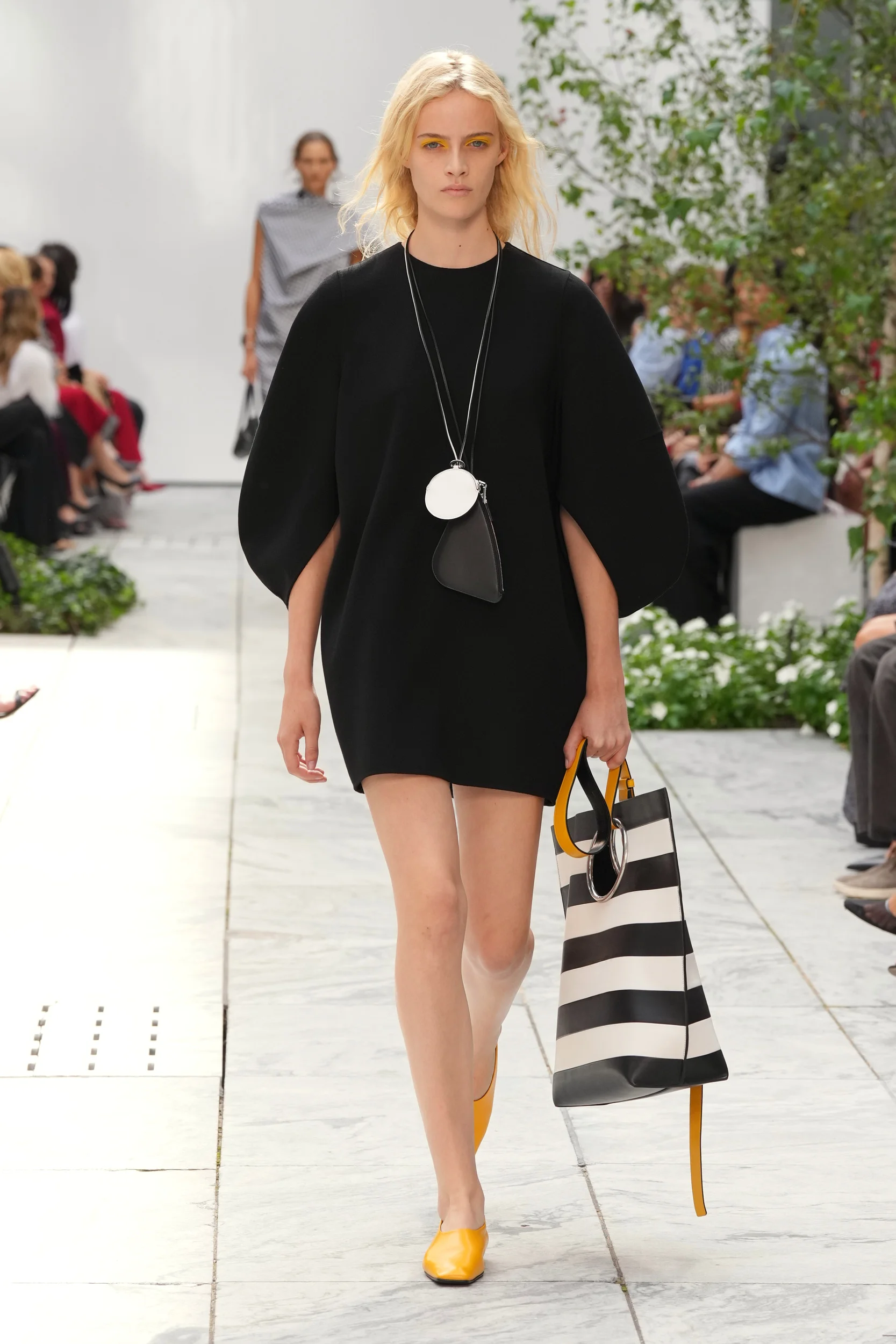 2027年春夏コレクション_MICHAEL KORS COLLECTION(マイケル・コース コレクション)_モデル_47