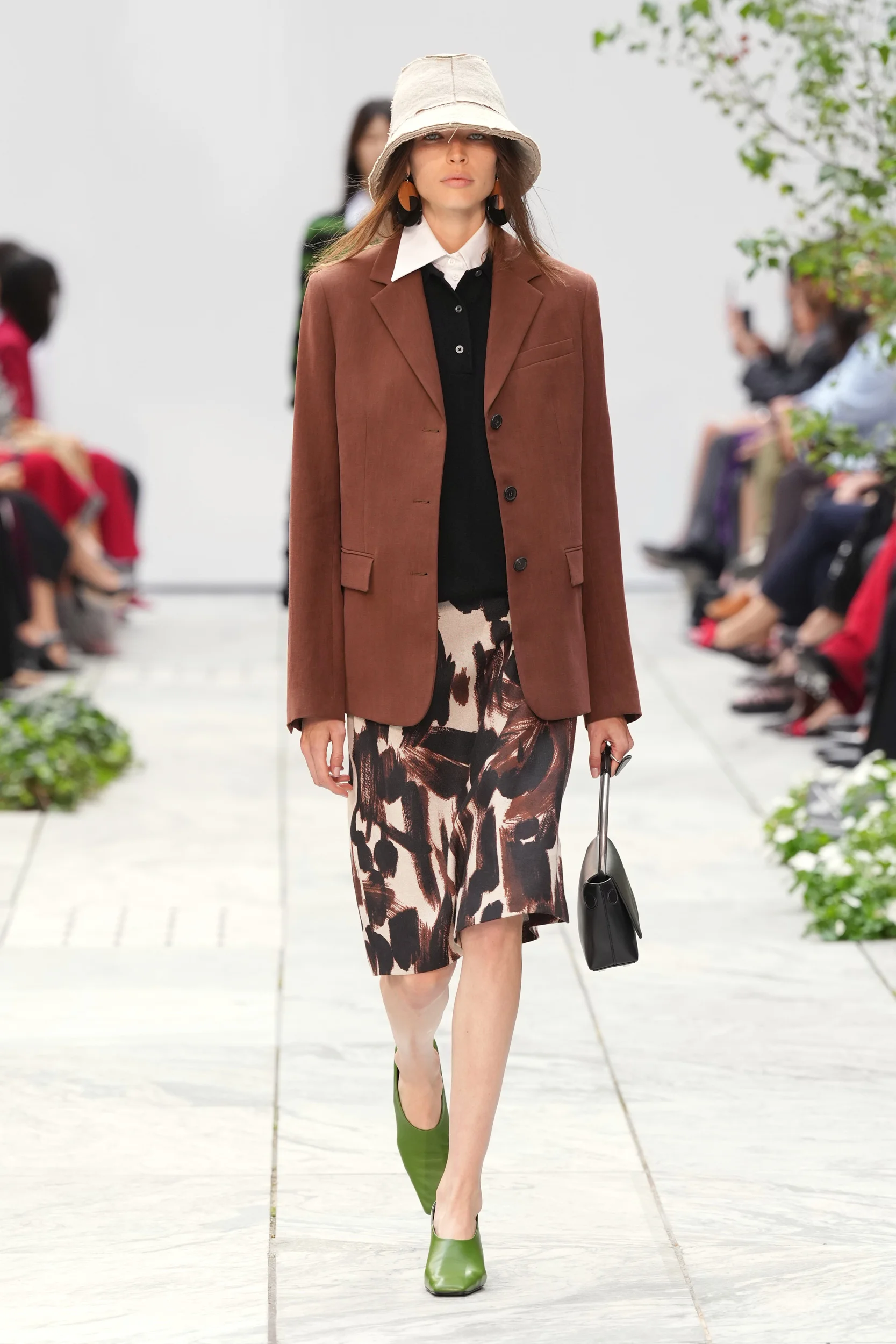 2027年春夏コレクション_MICHAEL KORS COLLECTION(マイケル・コース コレクション)_モデル_29