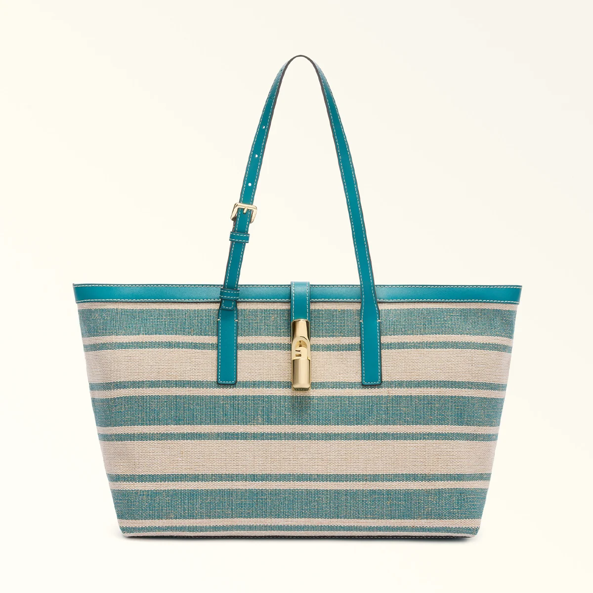 心地よさと洗練が同居するバッグ、FURLA デビー　前田敦子と南イタリアの風を感じての画像8-4