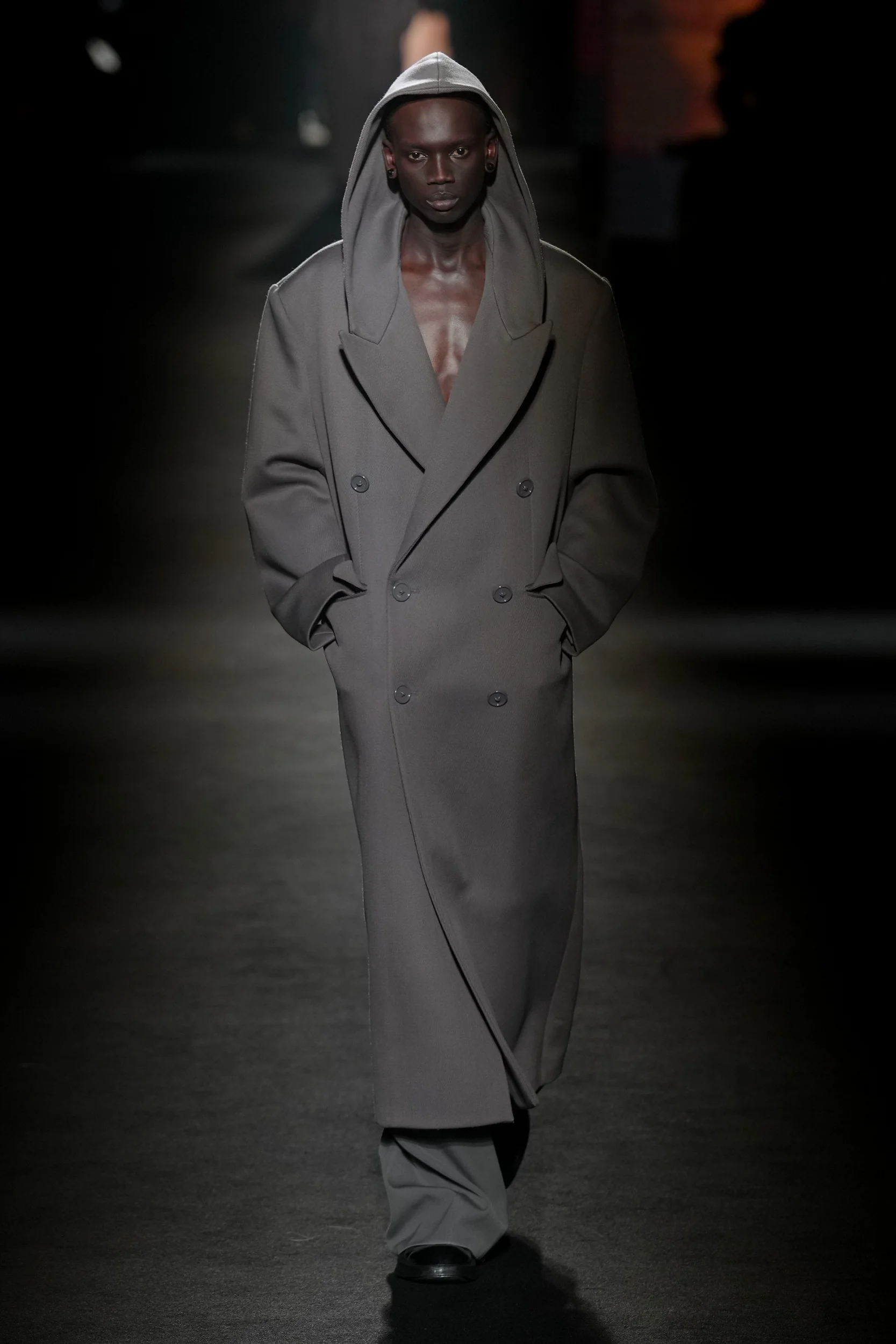 2026-27年秋冬コレクション_BALENCIAGA(バレンシアガ)_モデル_56