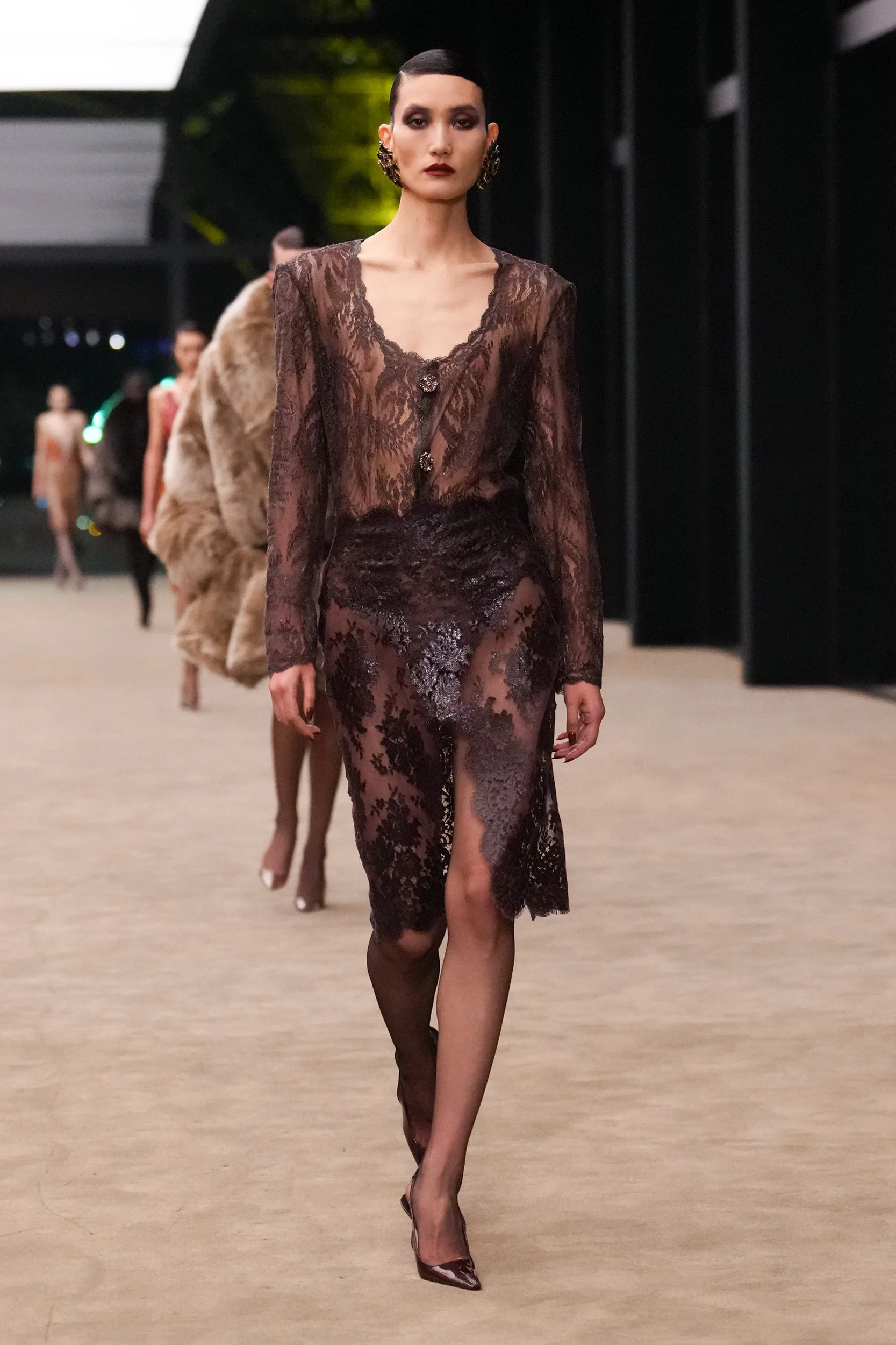 2026-27年秋冬コレクション_SAINT LAURENT(サンローラン)_モデル_22