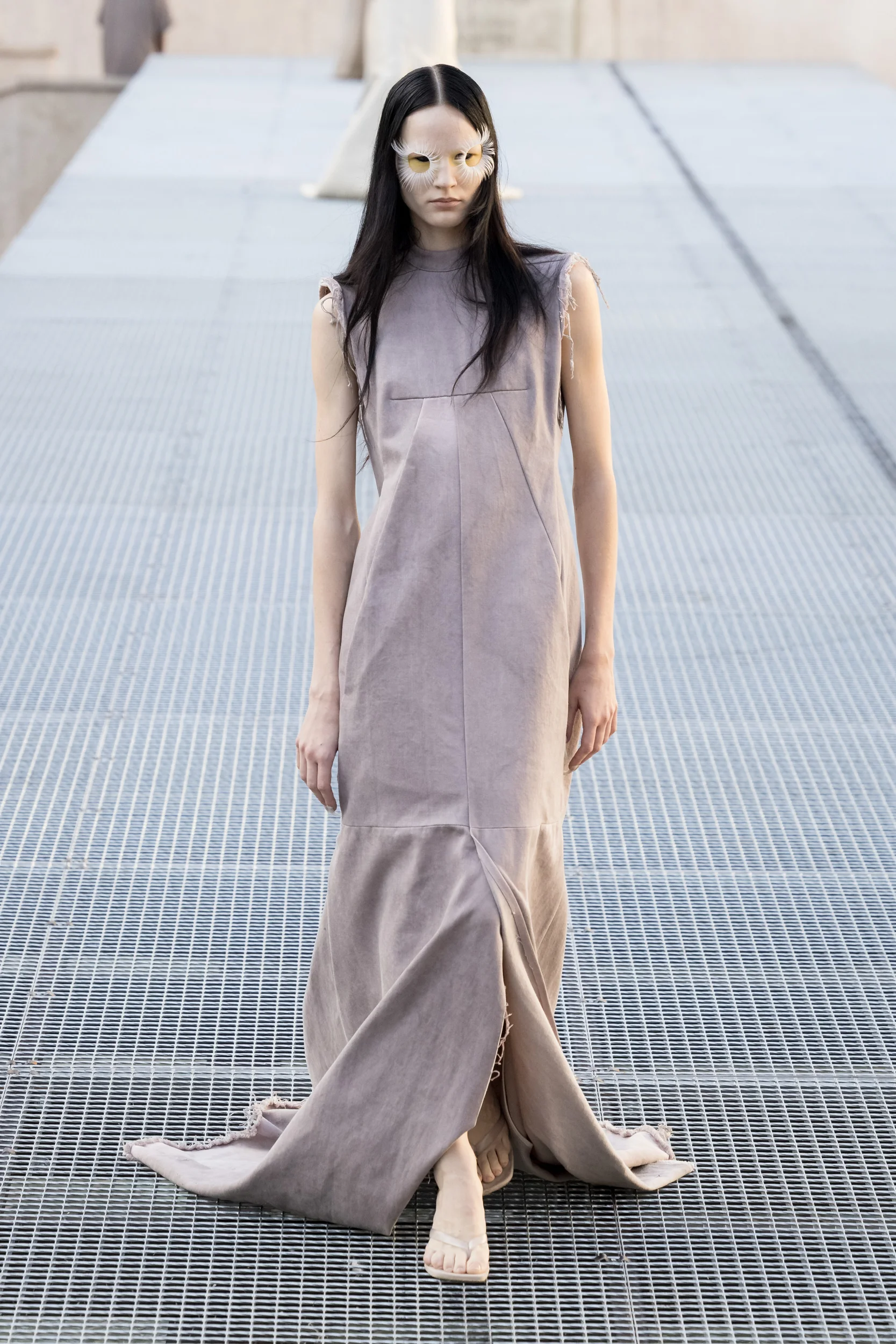 2027年春夏コレクション_RICK OWENS(リック オウエンス)_モデル_3