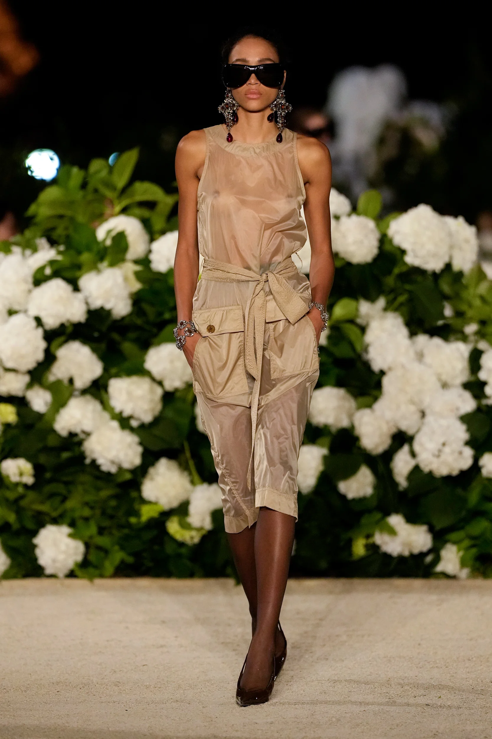 2026年春夏コレクション_SAINT LAURENT(サンローラン)_モデル_20