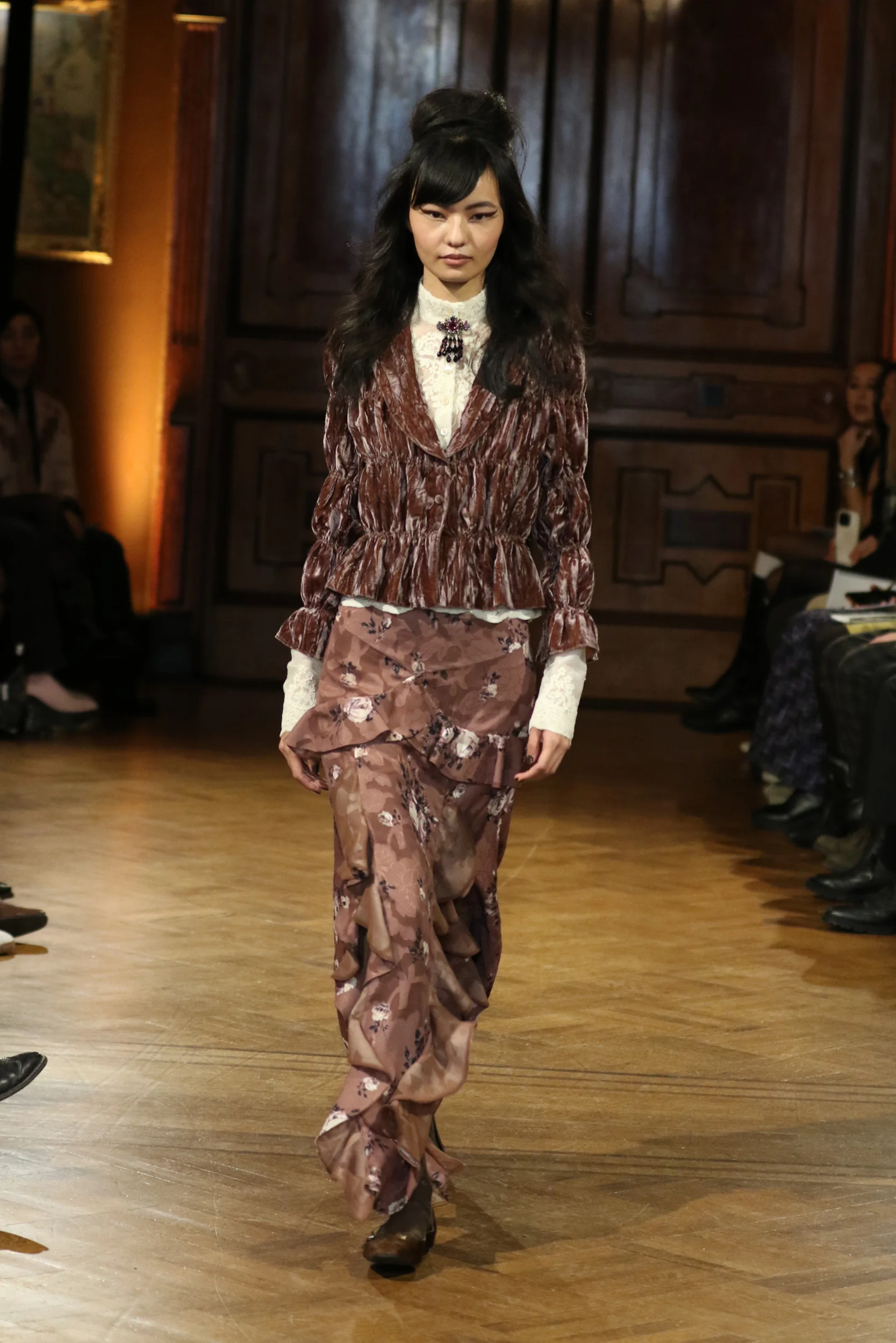 2026-27年秋冬コレクション_ANNA SUI(アナ スイ)_モデル_25