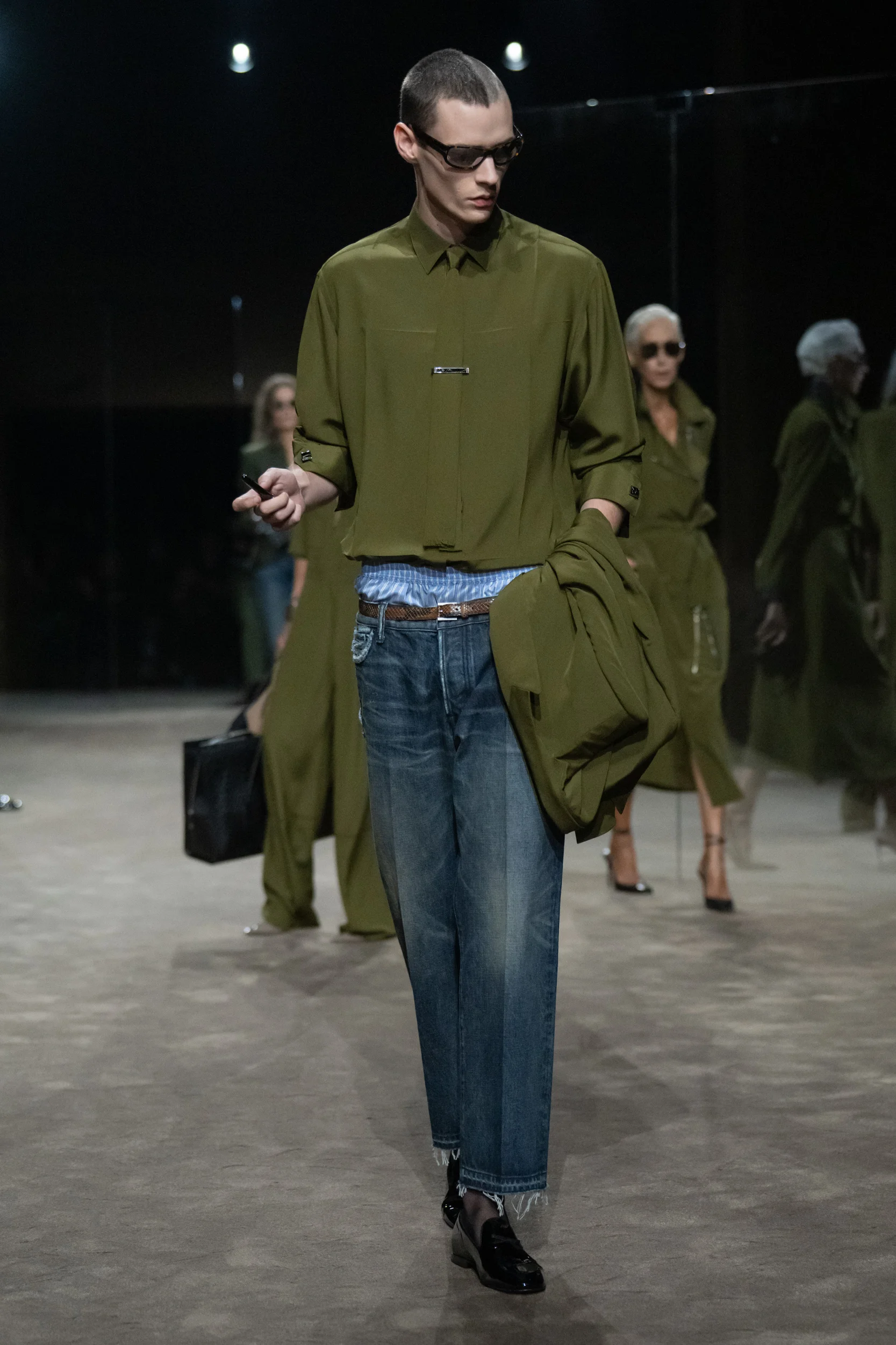 2027年春夏コレクション_TOM FORD(トム フォード)_モデル_16