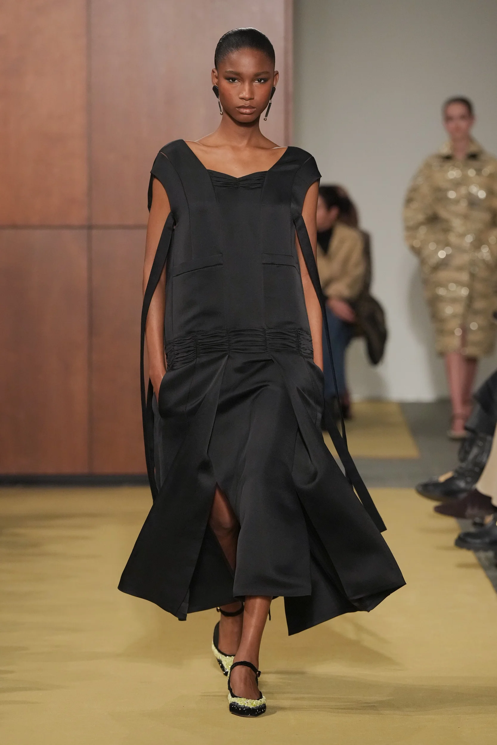 2026-27年秋冬コレクション_TORY BURCH(トリー バーチ)_モデル_39