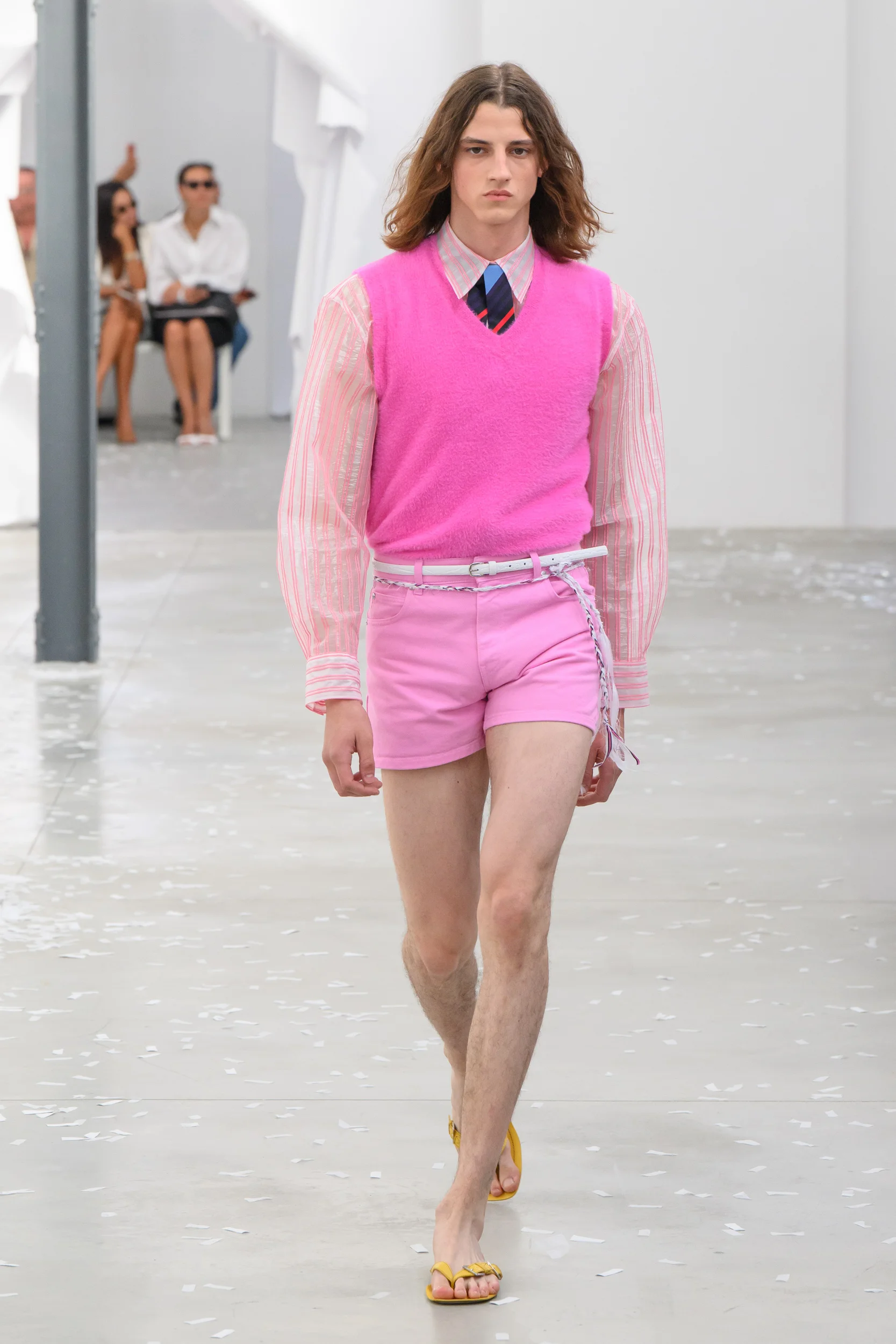 2027年春夏コレクション_MSGM(エムエスジーエム)_モデル_14