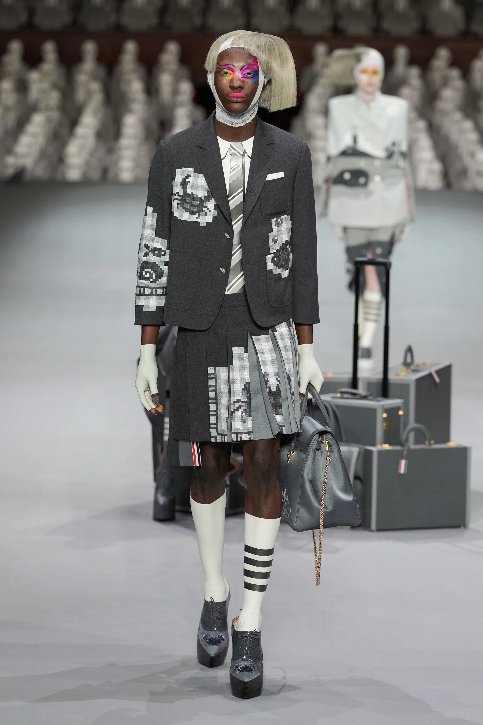 2023-24年秋冬オートクチュールコレクション_THOM BROWNE(トム ブラウン ニューヨーク)_モデル_35