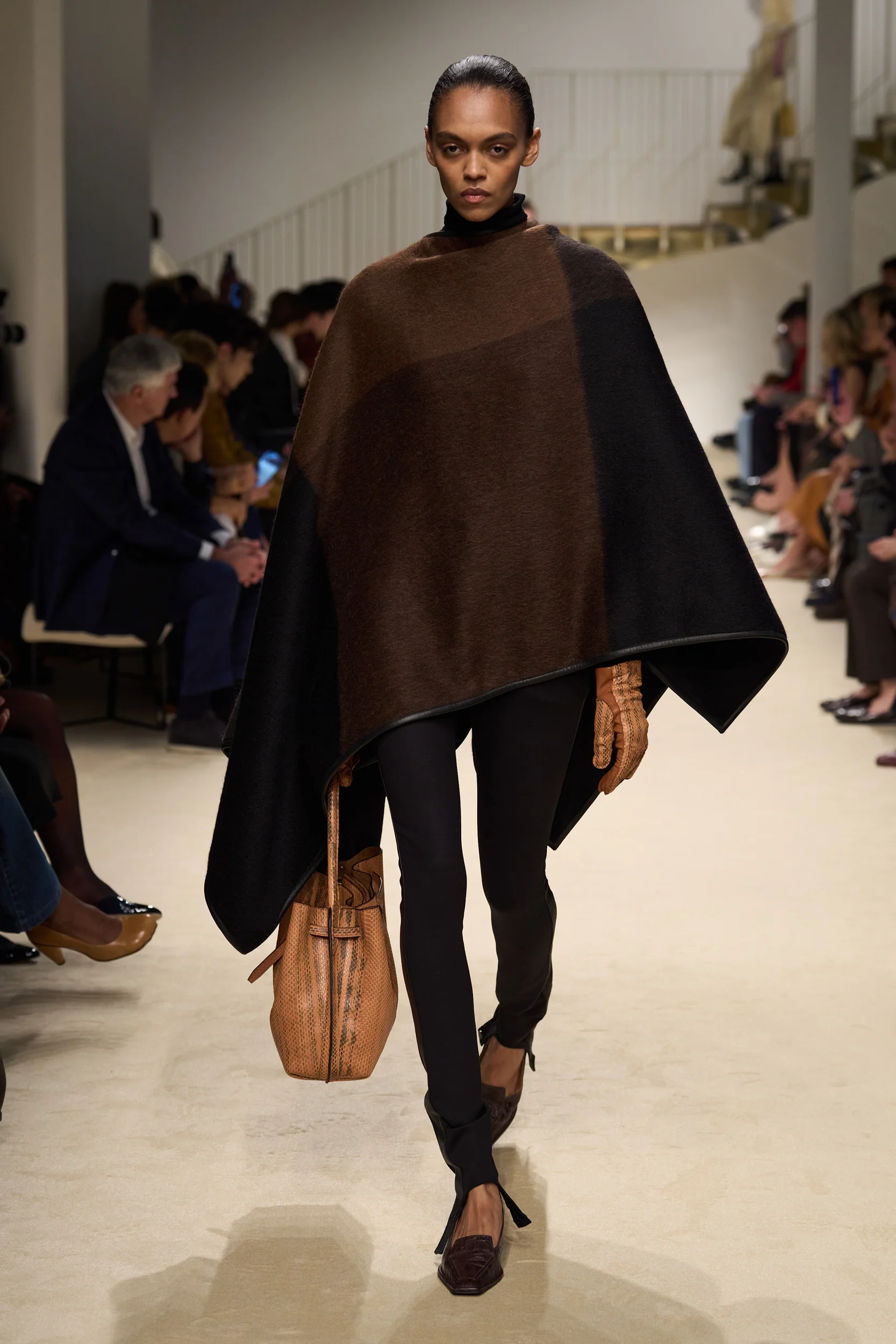 2026-27年秋冬コレクション_TOD'S(トッズ)_モデル_22