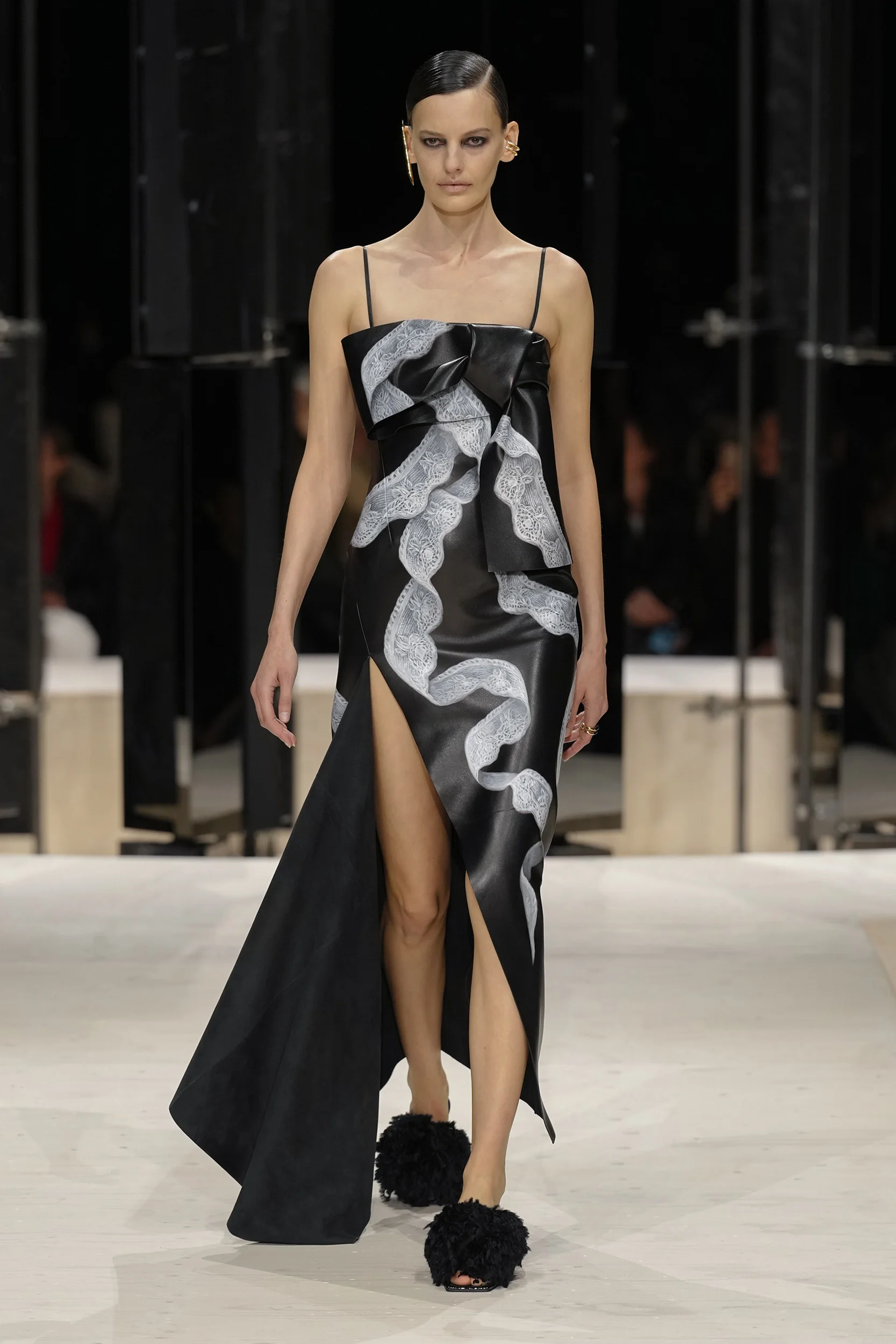 2026-27年秋冬コレクション_GIVENCHY(ジバンシィ)_モデル_10