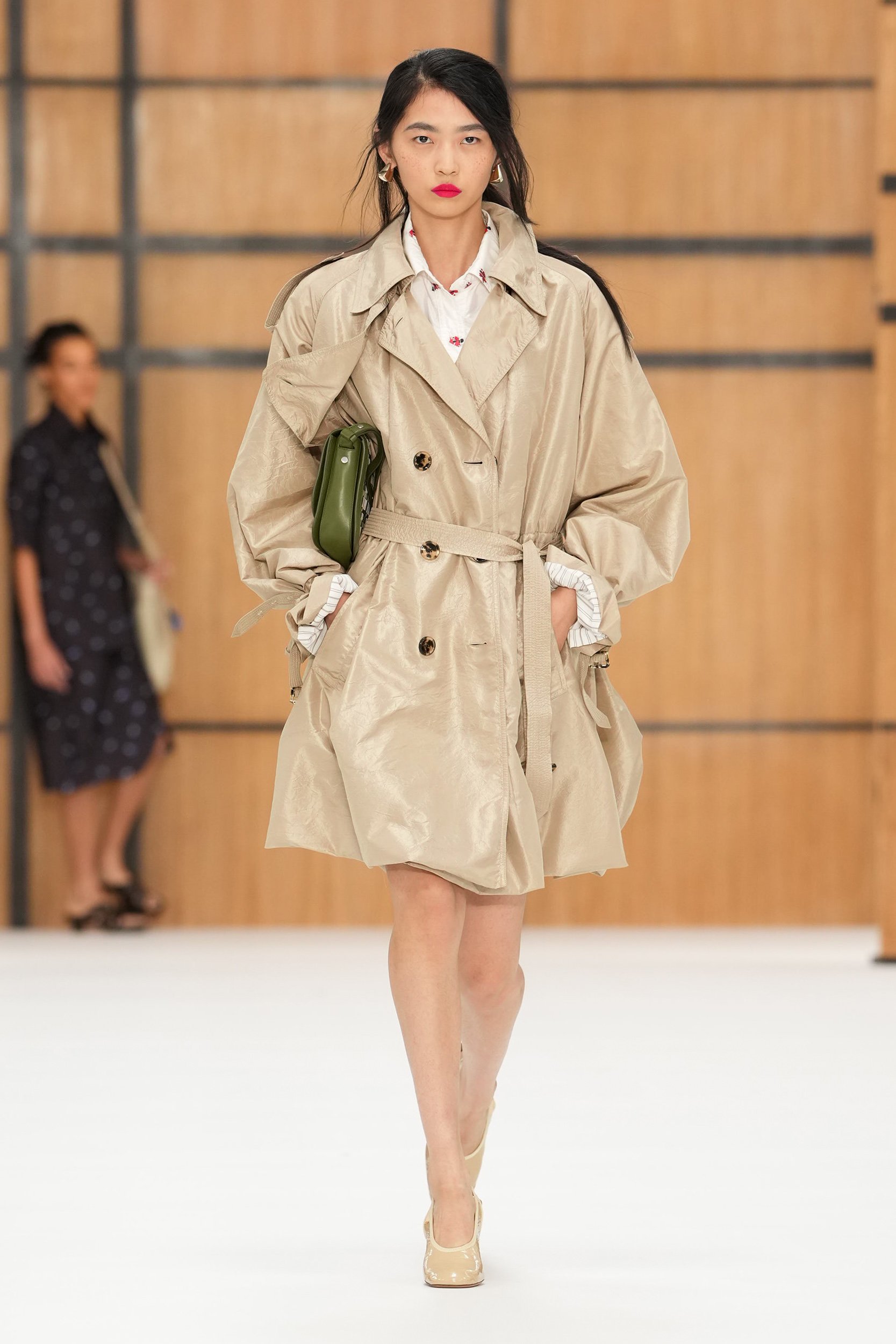 2027年春夏コレクション_BURBERRY(バーバリー)_モデル_3