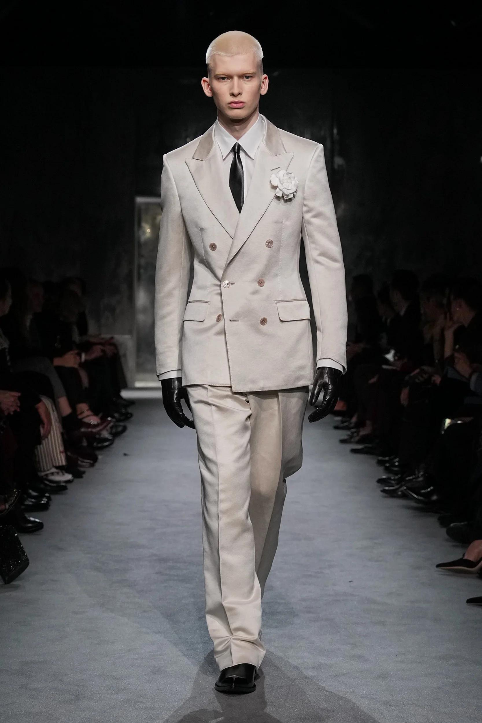 2025年秋冬コレクション_TOM FORD(トム フォード)_モデル_31