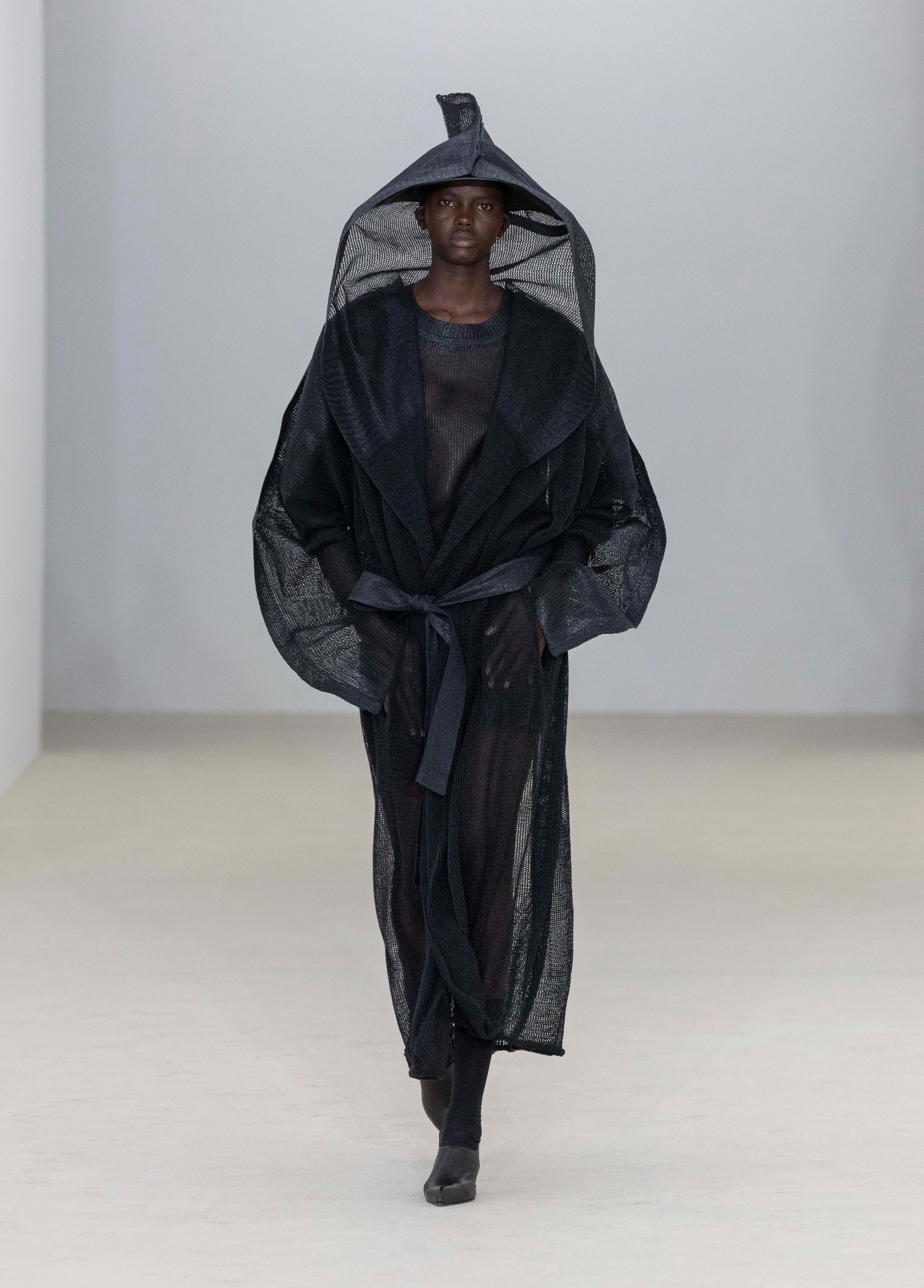 2026年春夏コレクション_ISSEY MIYAKE(イッセイミヤケ)_モデル_37