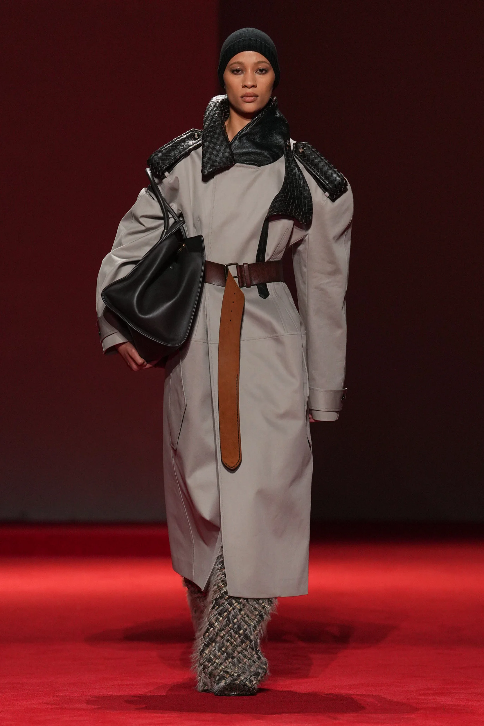 2026-27年秋冬コレクション_BOTTEGA VENETA(ボッテガ ヴェネタ)_モデル_12