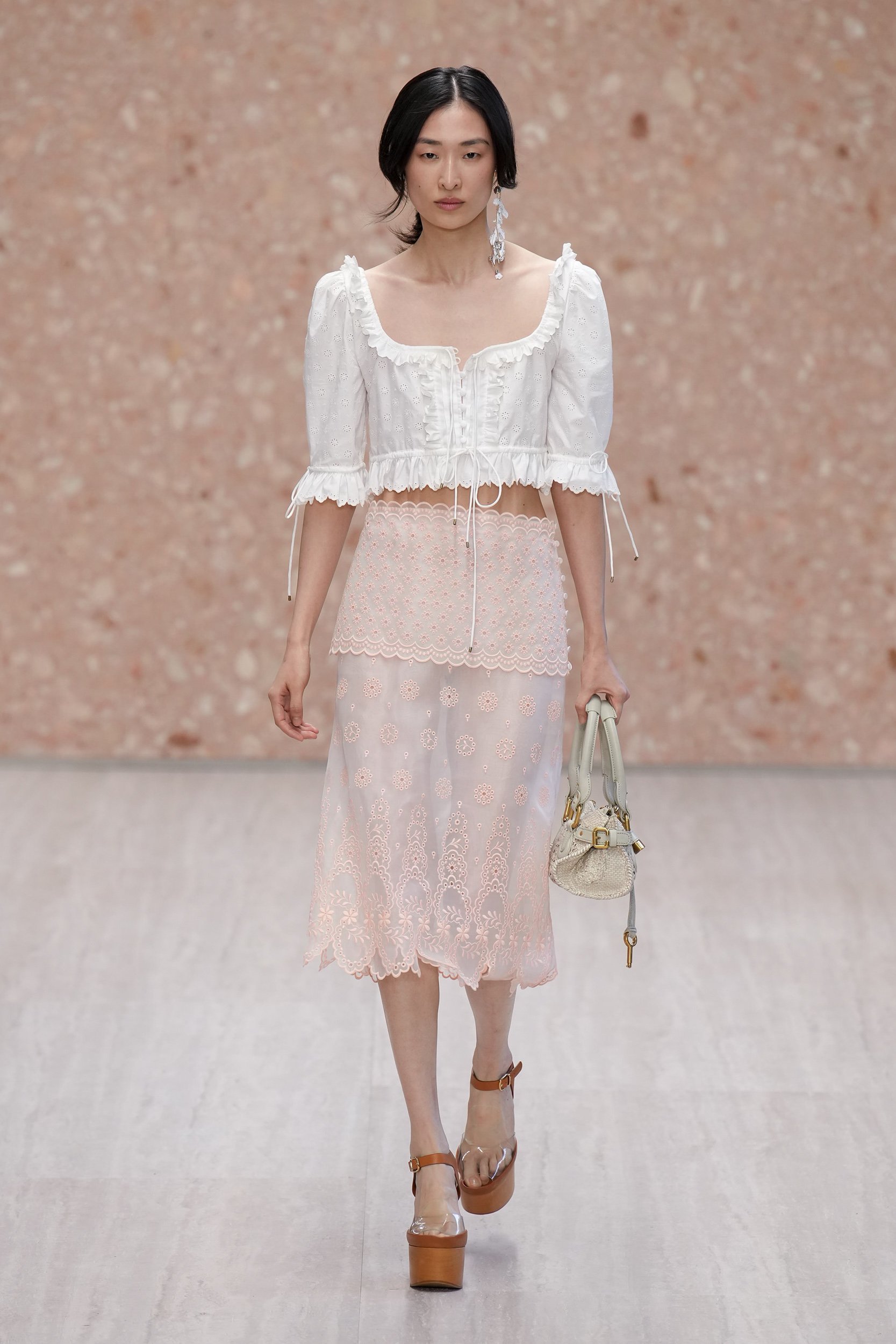 2027年春夏コレクション_CHLOÉ(クロエ)_モデル_36