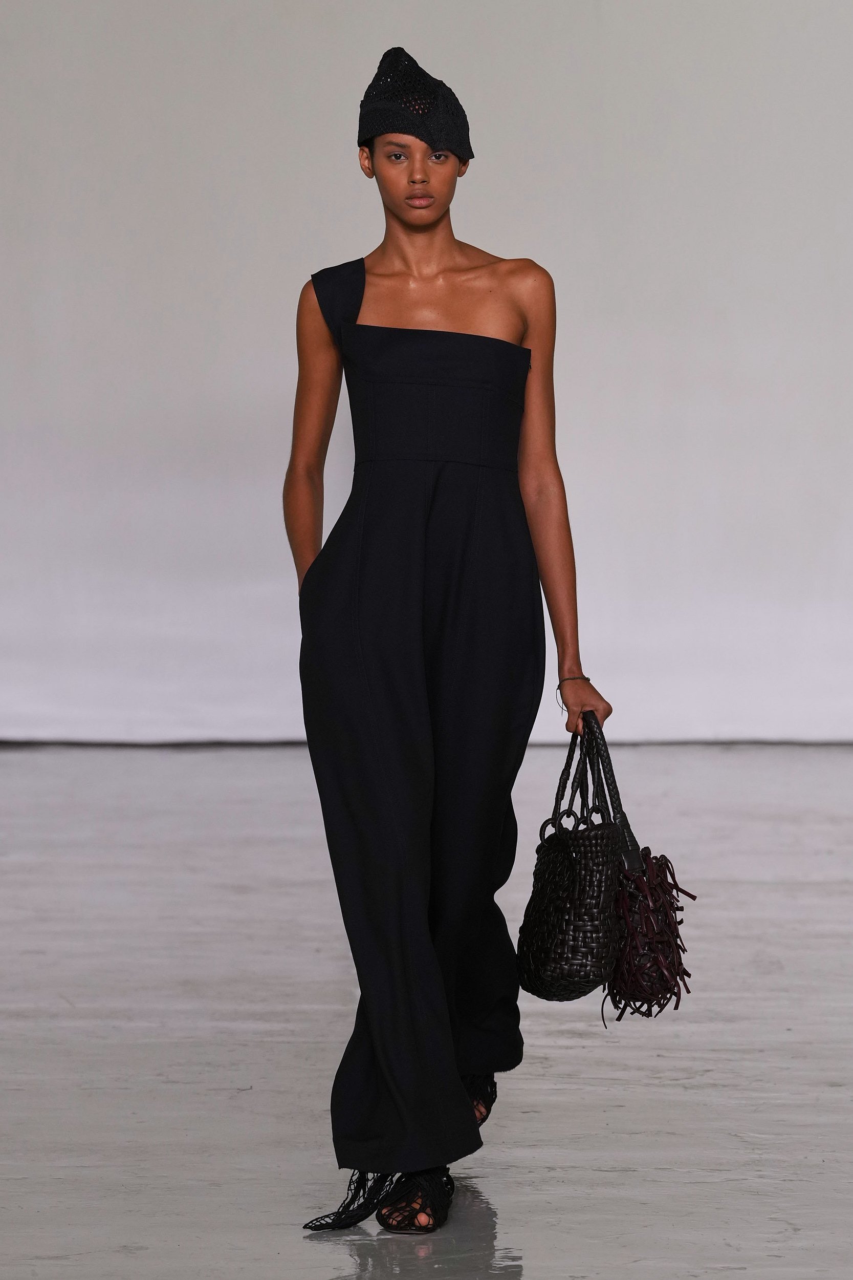 2027年春夏コレクション_BOTTEGA VENETA(ボッテガ ヴェネタ)_モデル_50