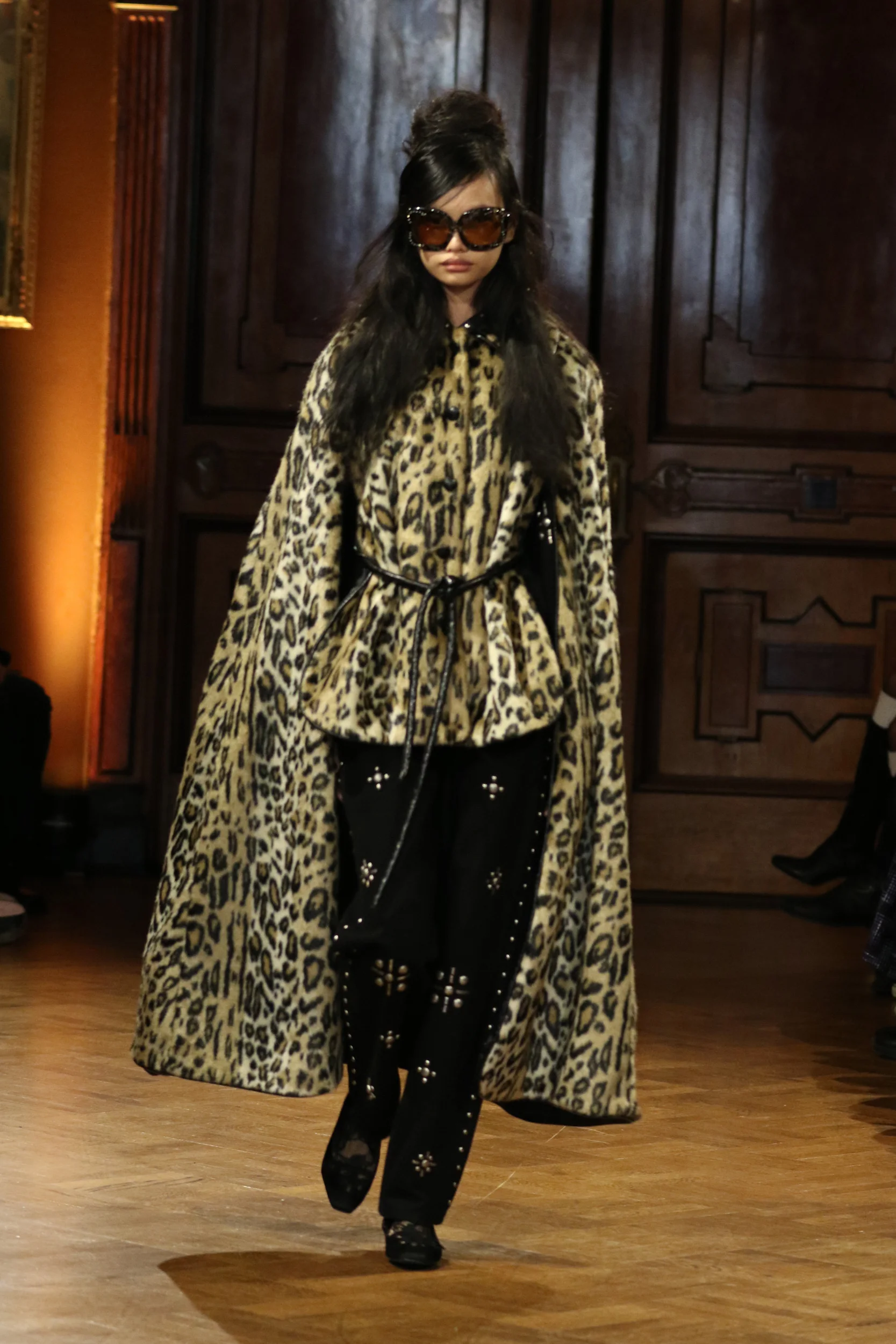 2026-27年秋冬コレクション_ANNA SUI(アナ スイ)_モデル_9