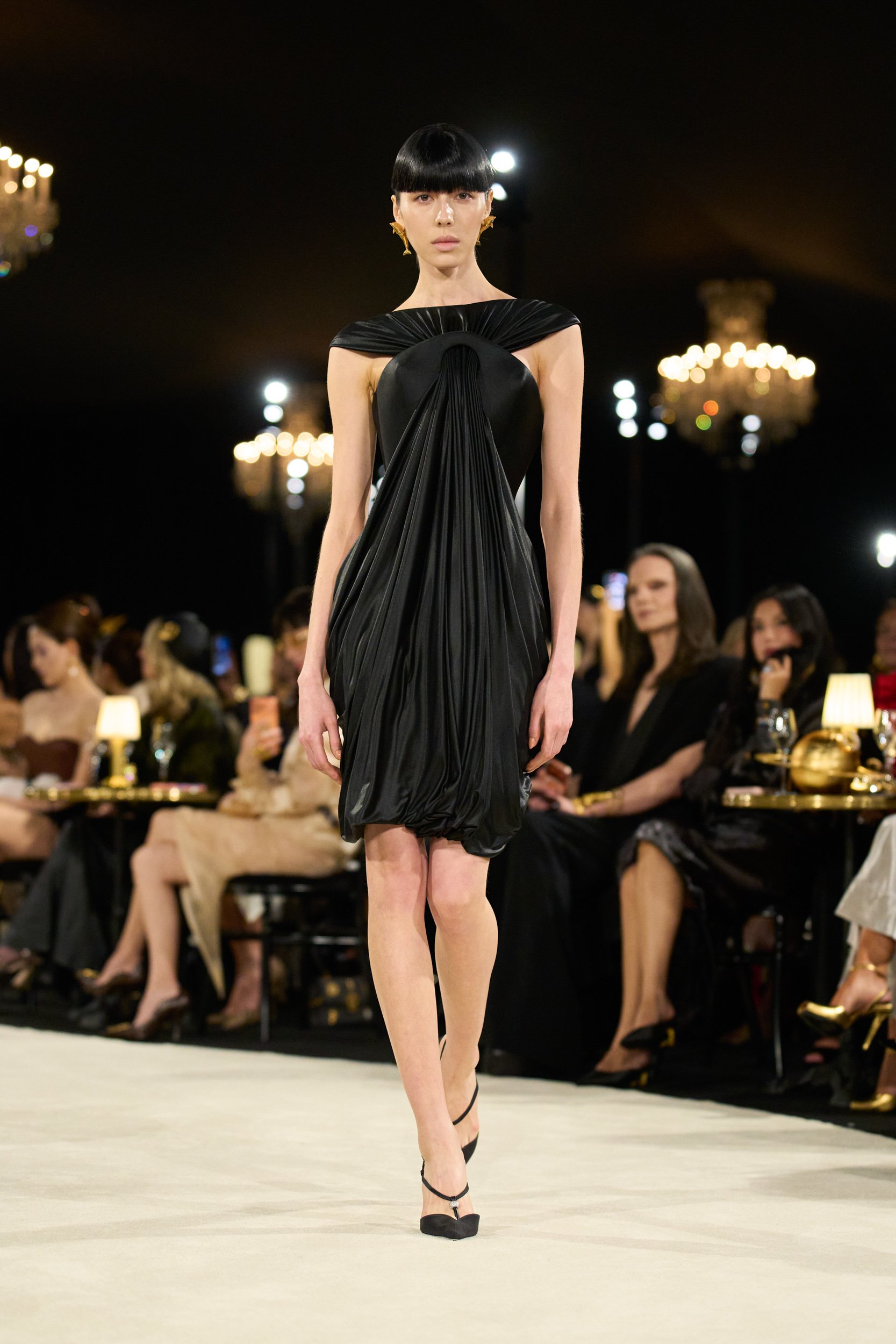 2027年春夏コレクション_SCHIAPARELLI(スキャパレリ)_モデル_4