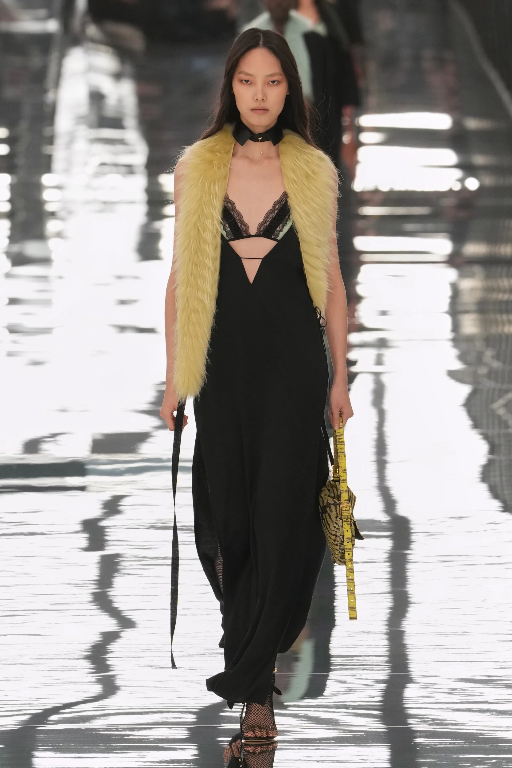 2027年春夏コレクション_FENDI(フェンディ)_モデル_4