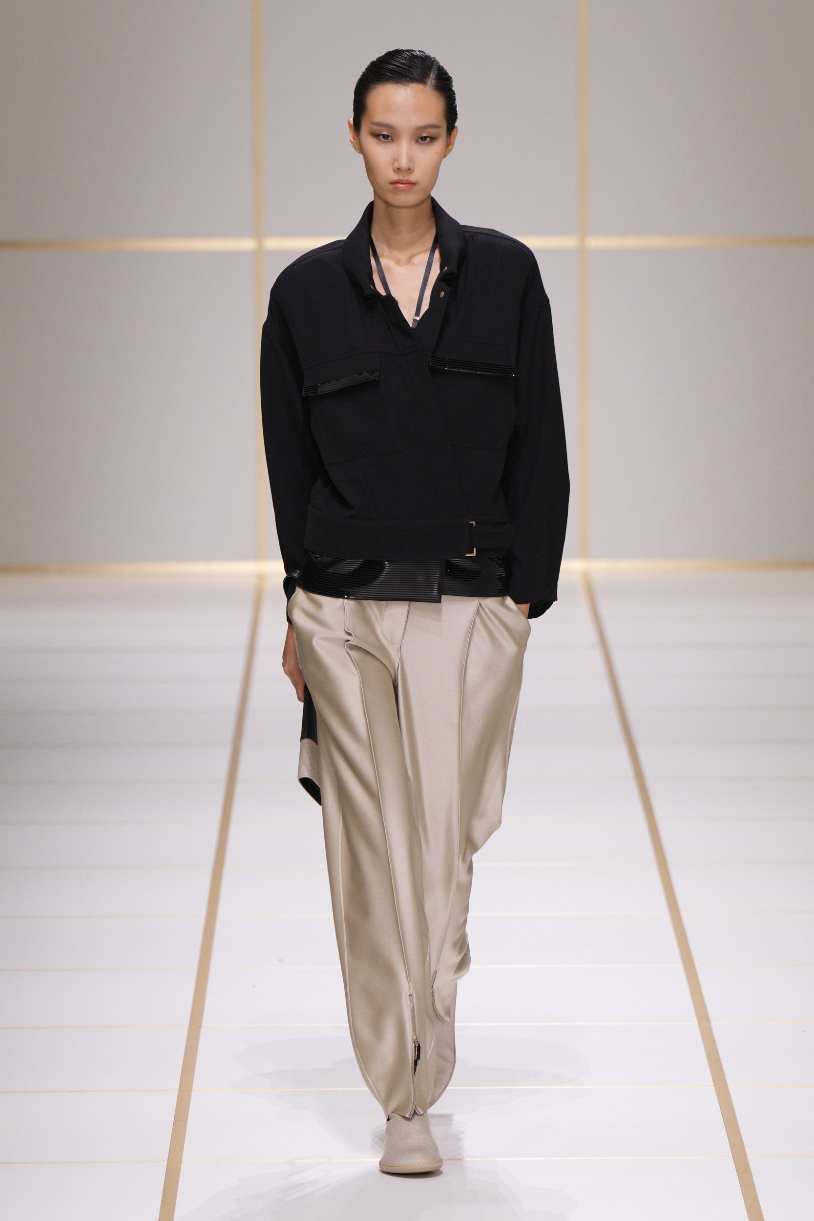 2027年春夏コレクション_GIORGIO ARMANI(ジョルジオ アルマーニ)_モデル_24