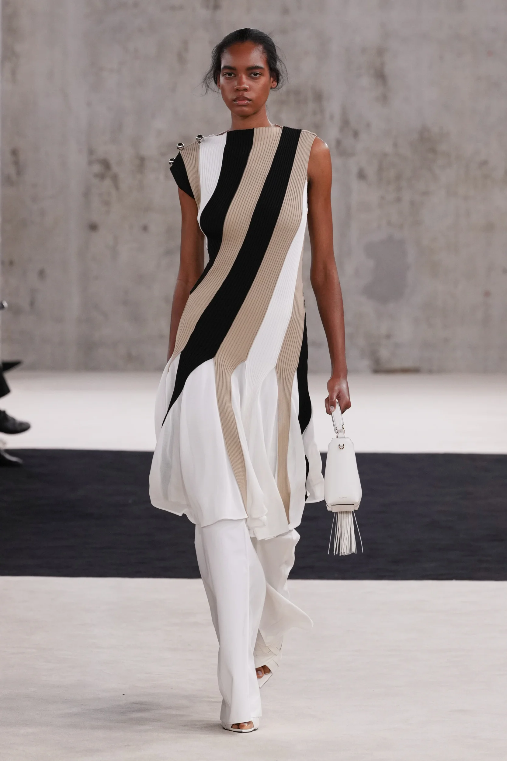 2027年春夏コレクション_LANVIN(ランバン)_モデル_11