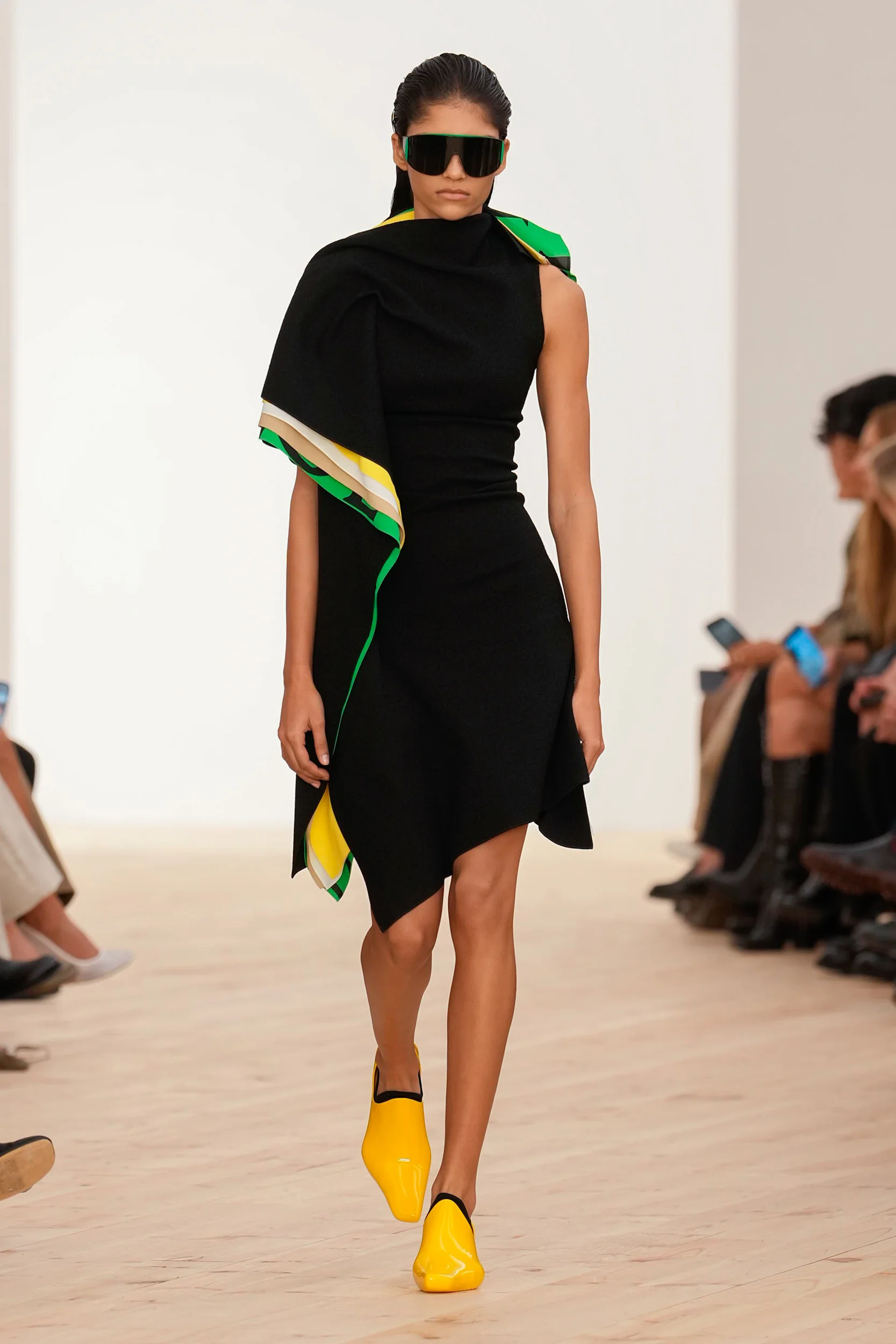 2026年春夏コレクション_LOEWE(ロエベ)_モデル_14