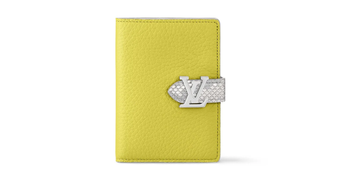 Louis Vuitton イエロー 二つ折り財布 ✨良品✨LOUIS VUITTON エピ イエロー 二つ折り財布 - メルカリ