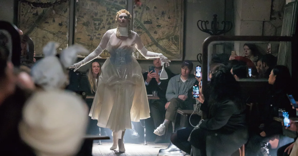 東京でインスタレーションを開催！ ジョン・ガリアーノがSPURだけに