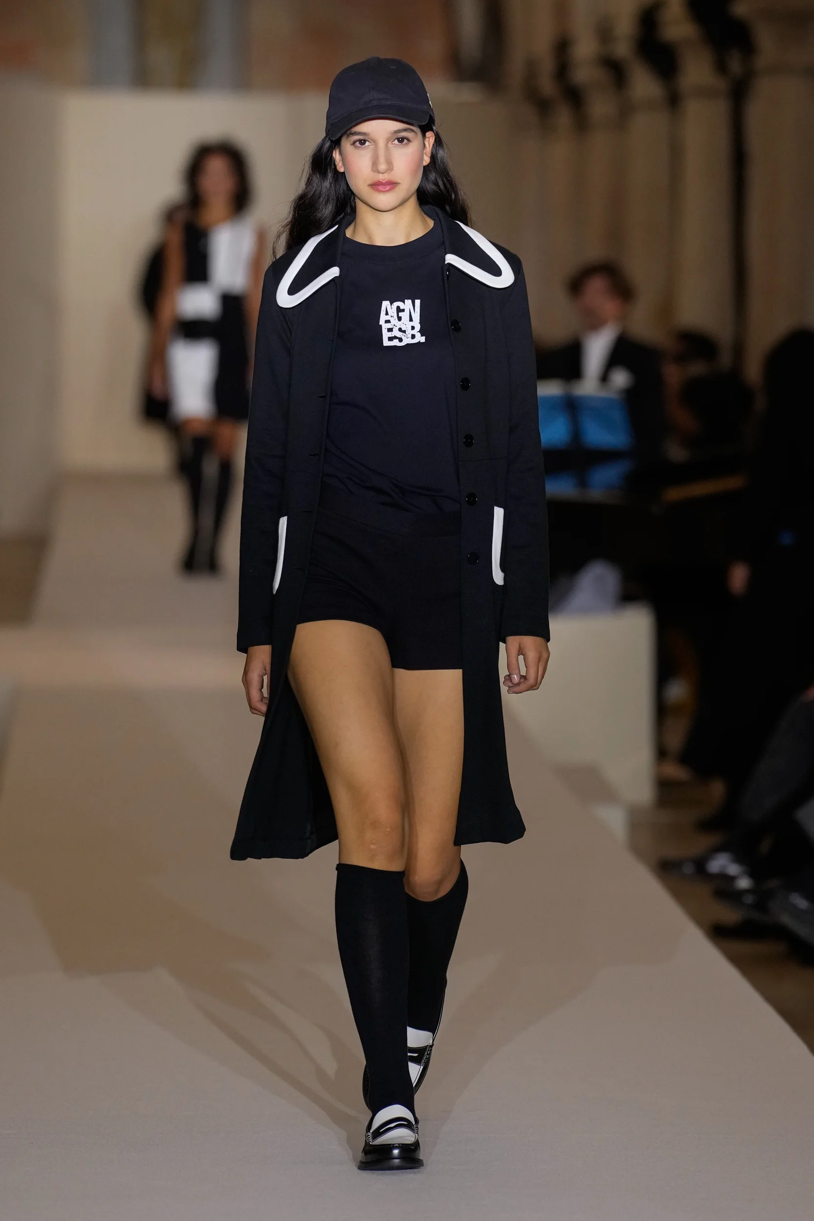 2026年春夏コレクション_AGNES B.(アニエスベー)_モデル_48