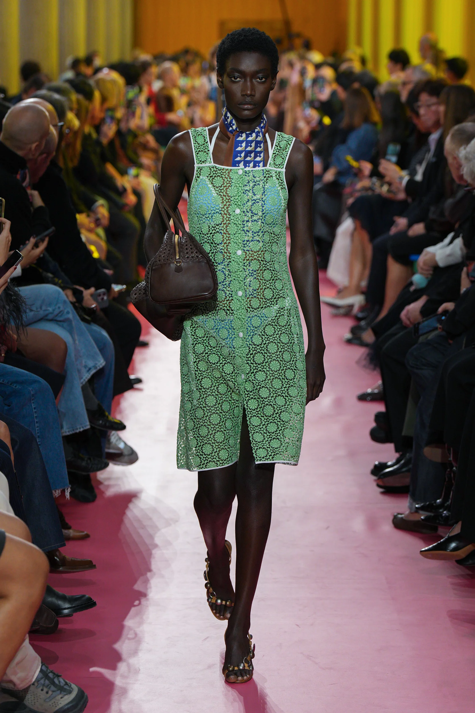 2026年春夏コレクション_MIU MIU(ミュウミュウ)_モデル_21