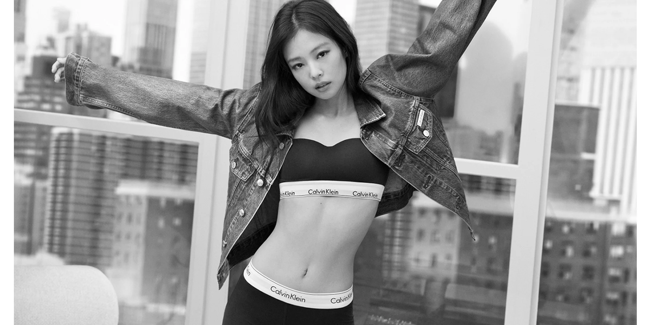 【BLACKPINK】のジェニーを起用した【カルバン・クライン】のスプリングキャンペーンが公開！ アンダーウェアとジーンズの着こなしに注目