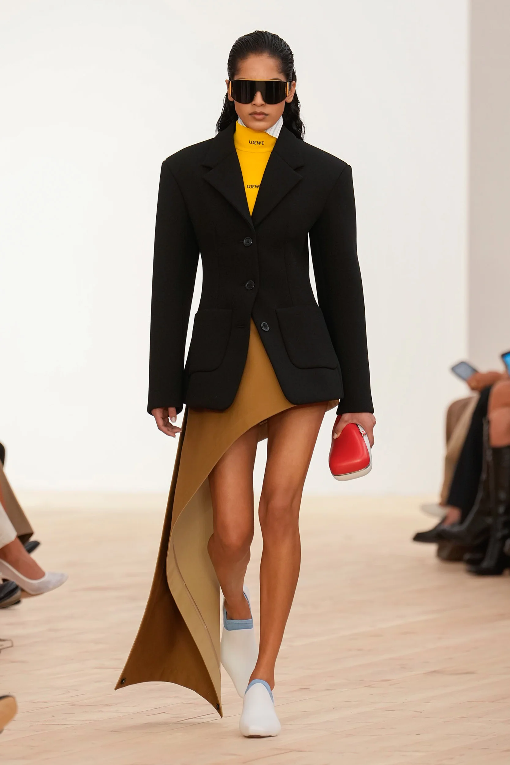 2026年春夏コレクション_LOEWE(ロエベ)_モデル_17